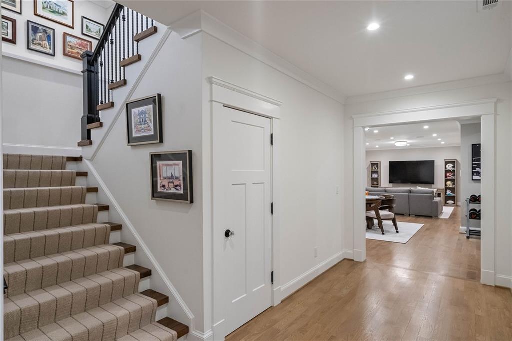 230 Peachtree Circle NE