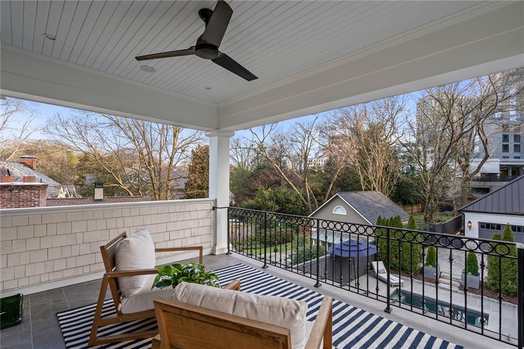230 Peachtree Circle NE