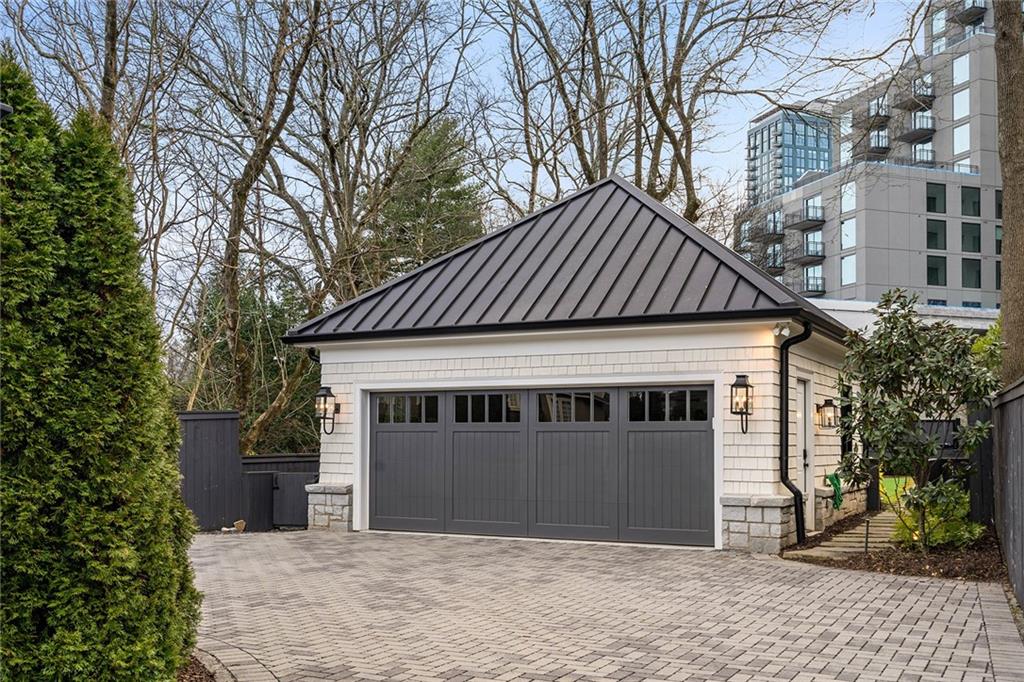 230 Peachtree Circle NE