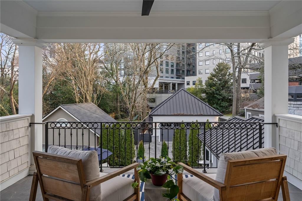 230 Peachtree Circle NE