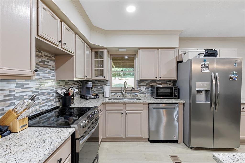 841 Hickory Drive