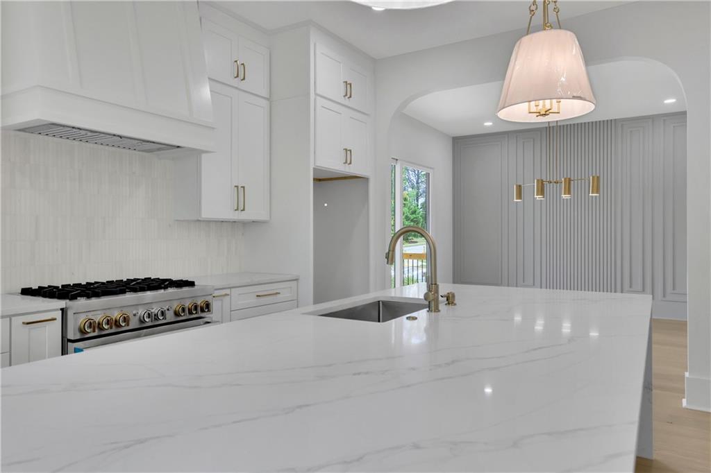 380 Hillcrest View Drive