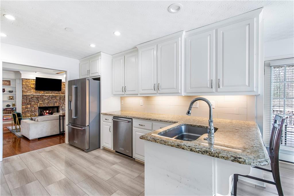 825 Harbor Bay Drive