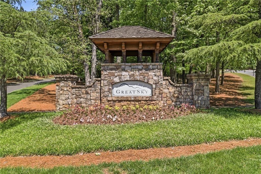 105 Greenbrier Way
