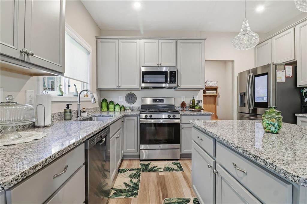 105 Greenbrier Way