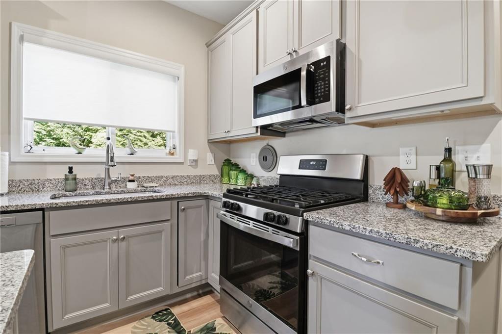 105 Greenbrier Way