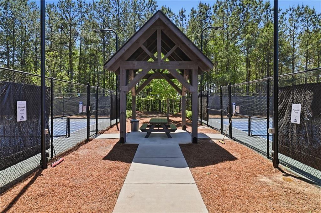 105 Greenbrier Way