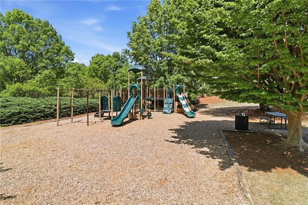 105 Greenbrier Way