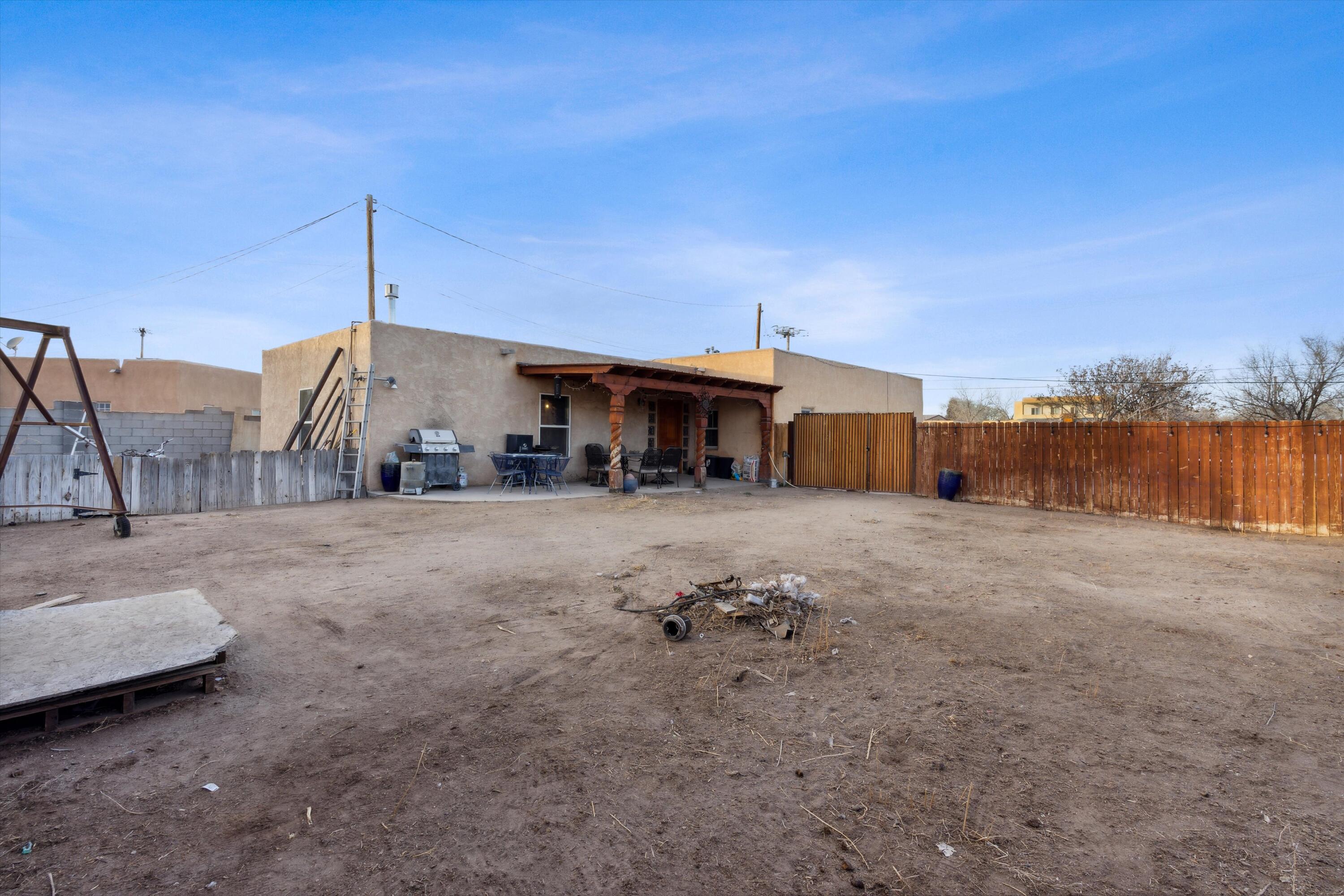 1738 Griegos Road NW