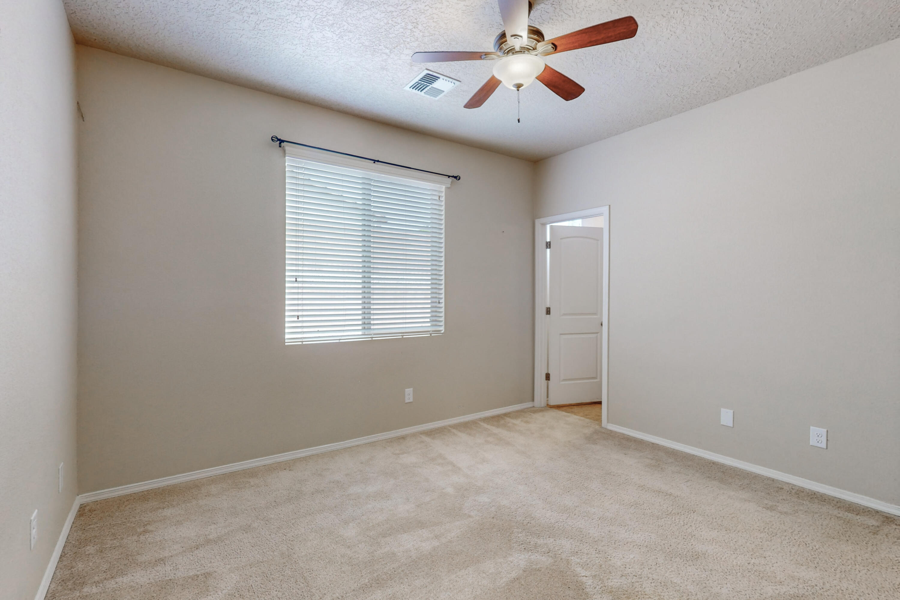 1406 Blue Sky Loop NE