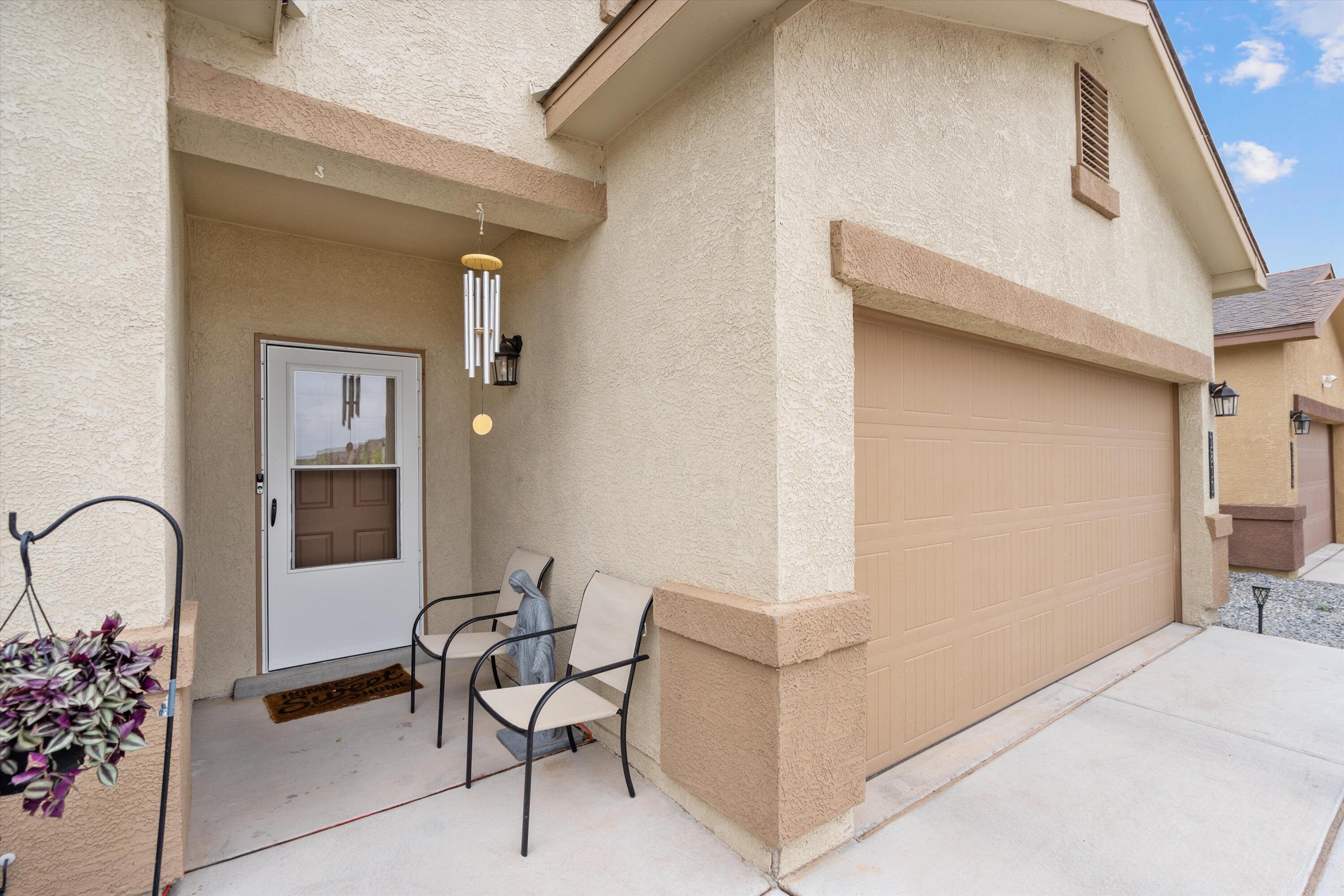 1810 Goldenflare Loop NE