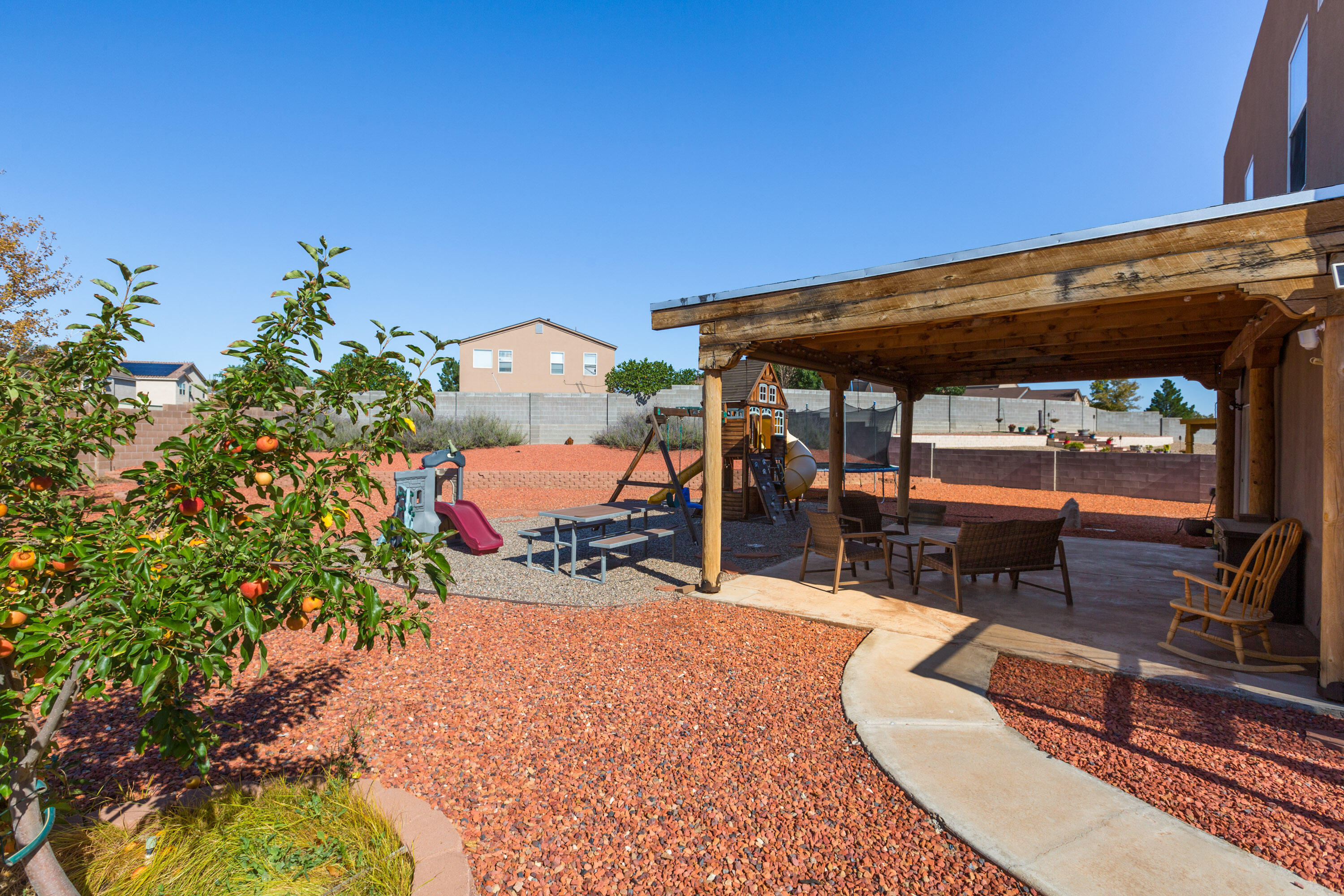 979 Dry Creek Court NE