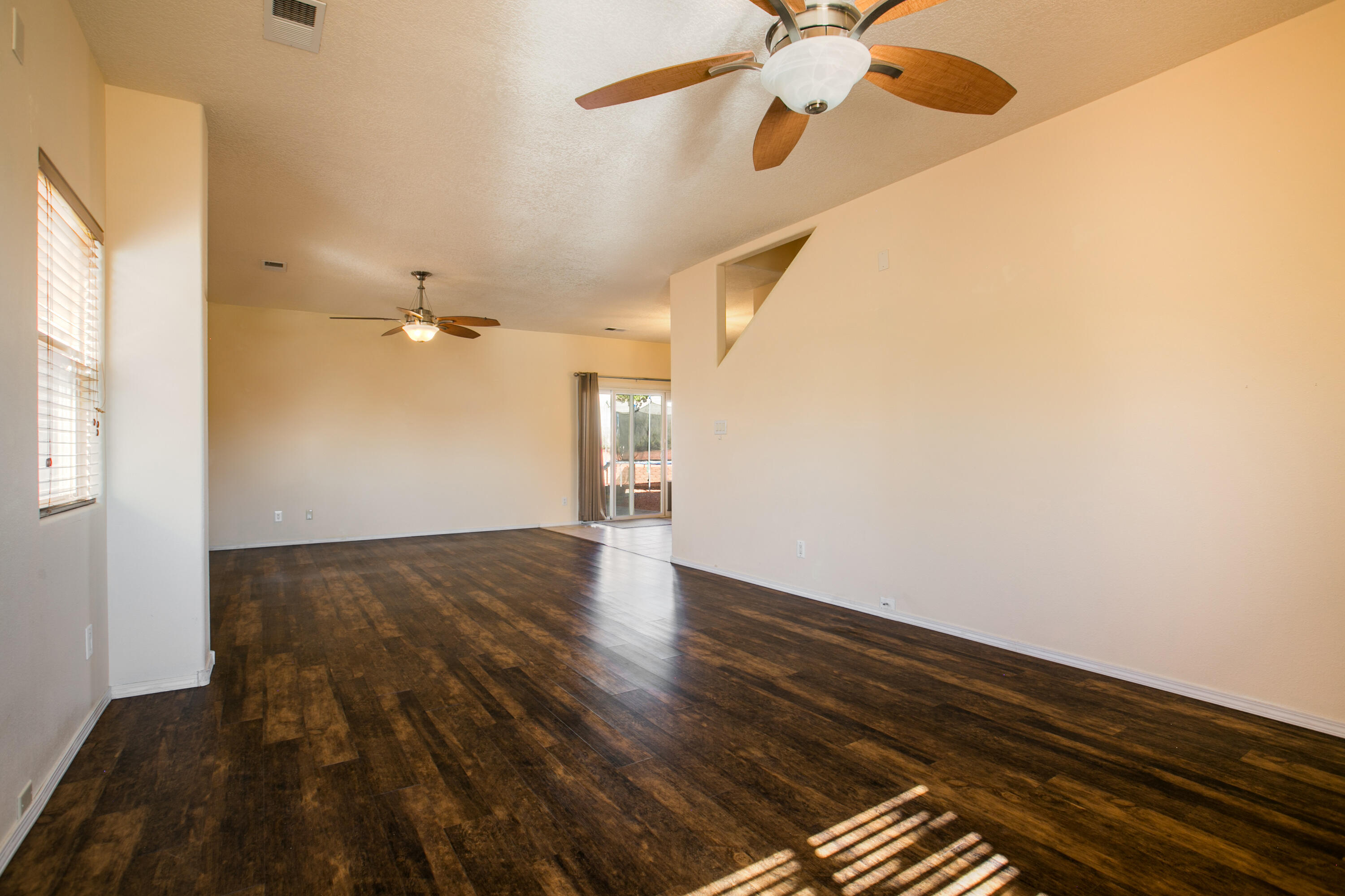 979 Dry Creek Court NE