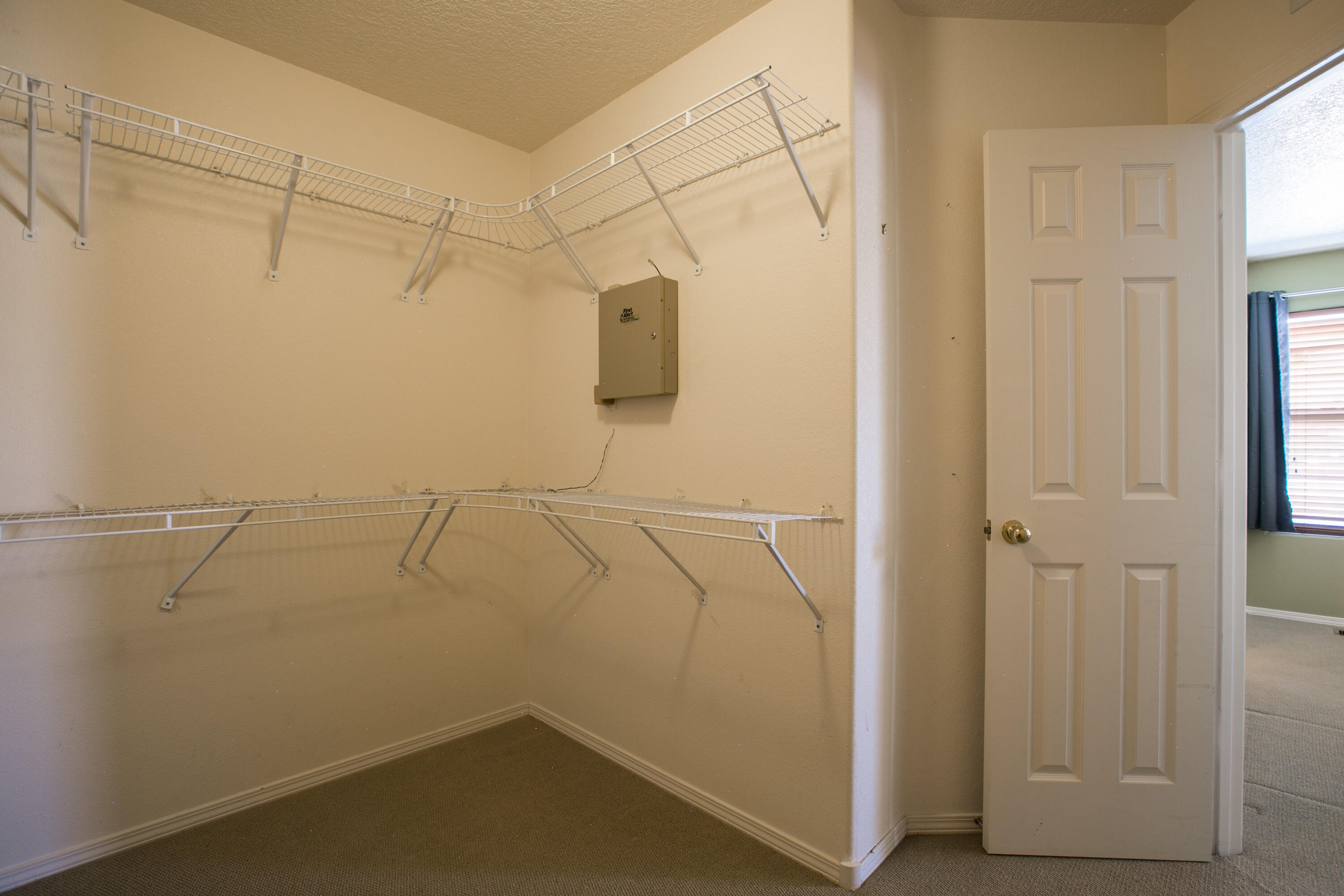 979 Dry Creek Court NE