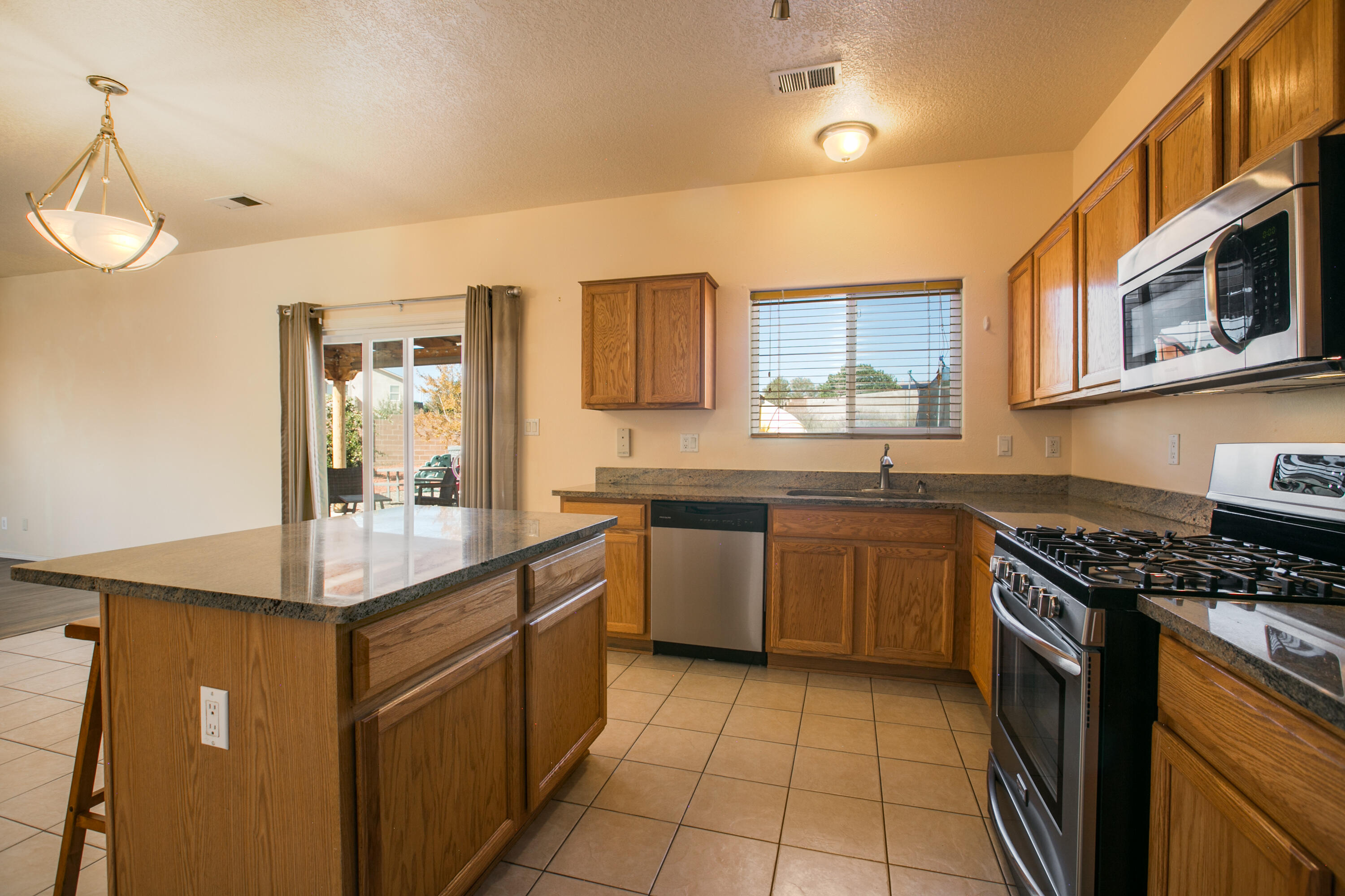 979 Dry Creek Court NE