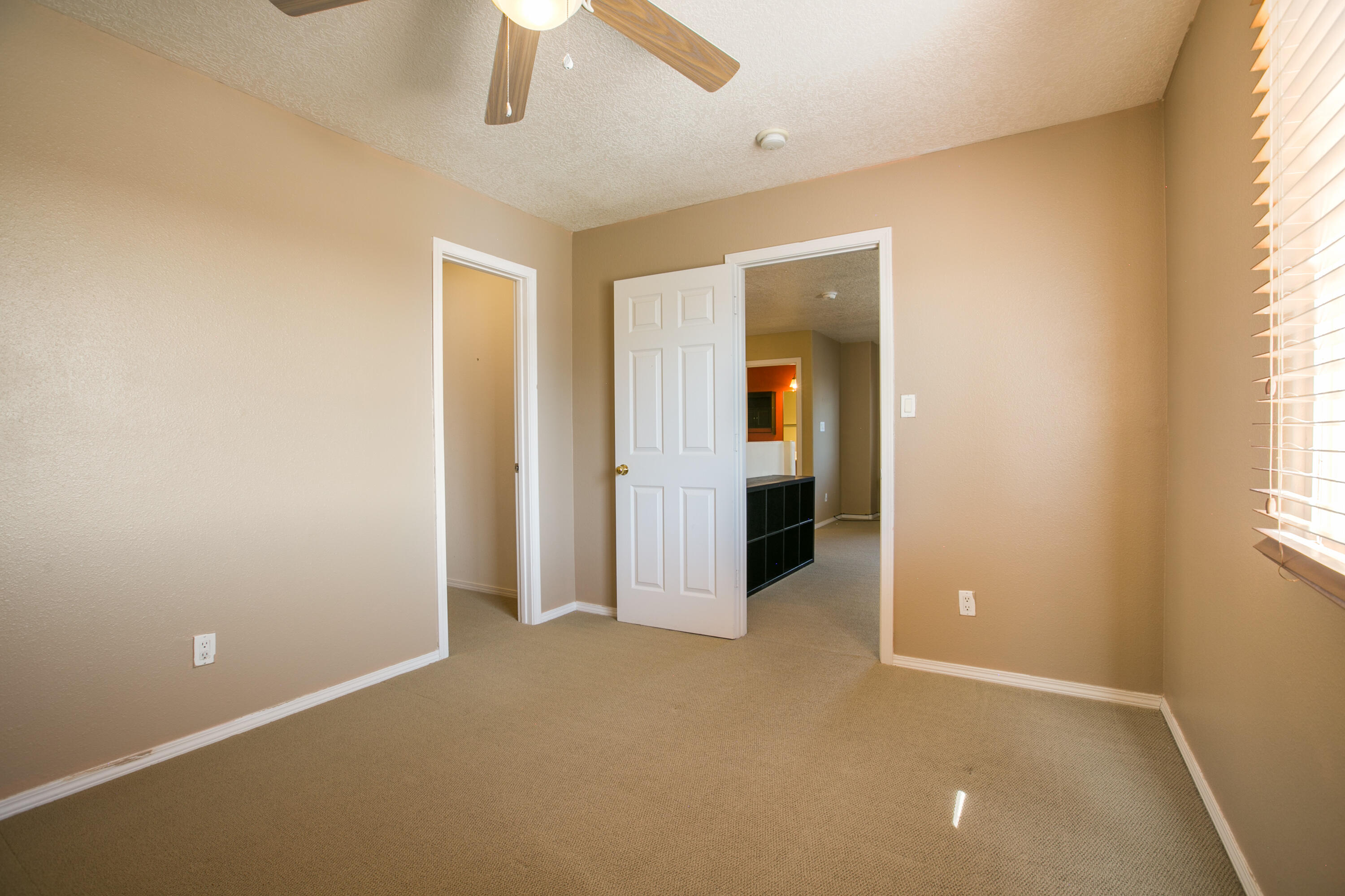 979 Dry Creek Court NE