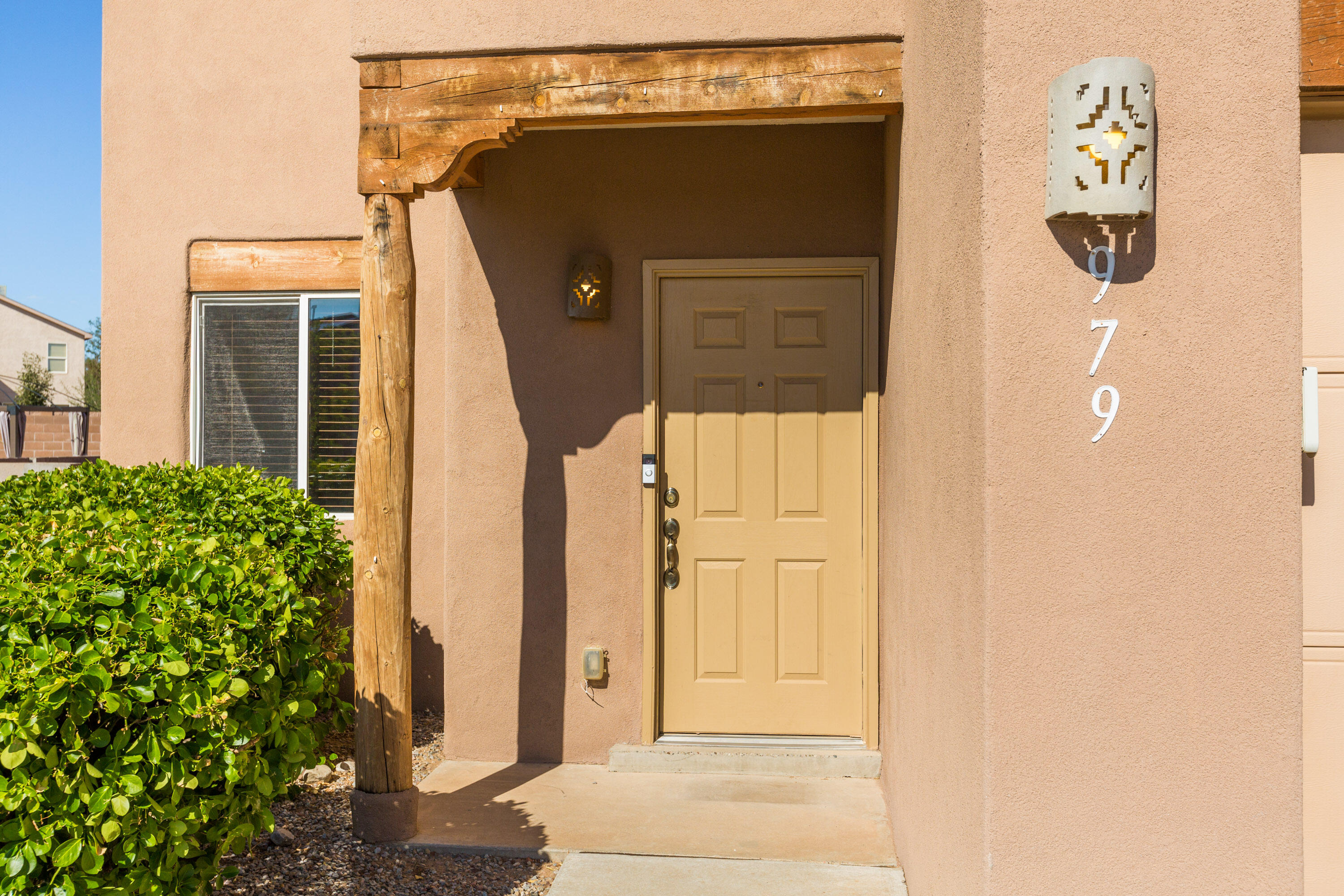 979 Dry Creek Court NE