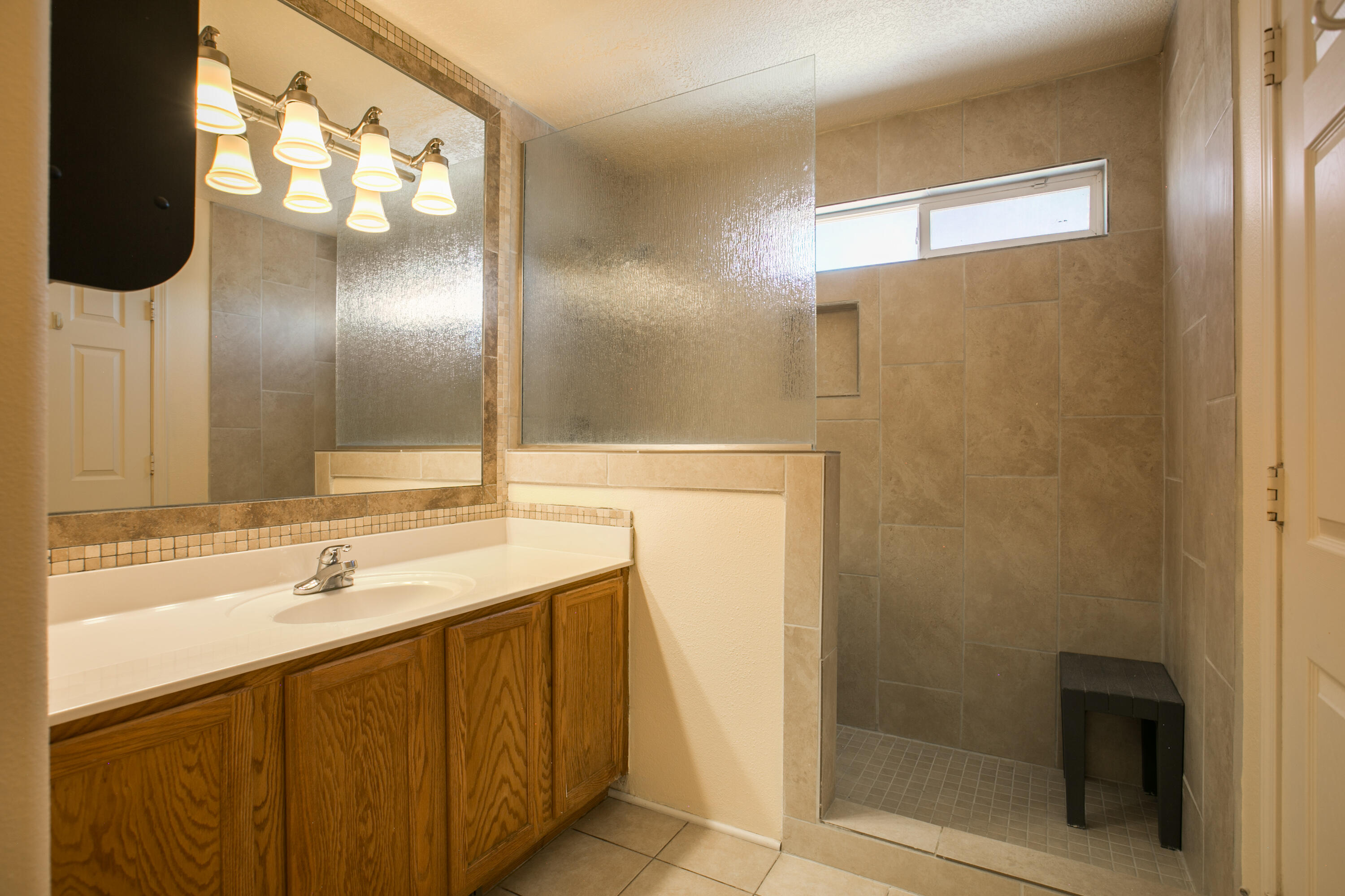 979 Dry Creek Court NE