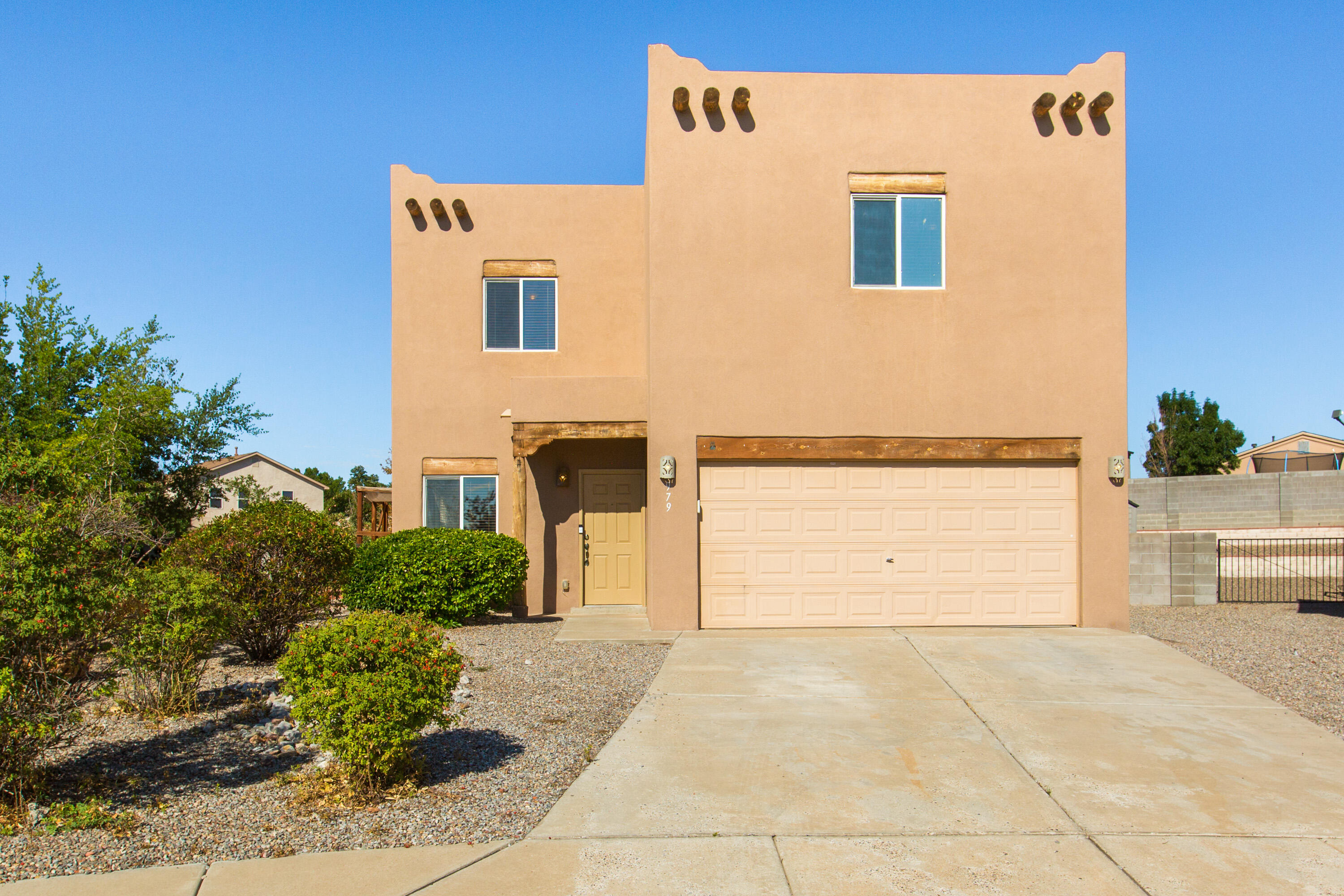 979 Dry Creek Court NE