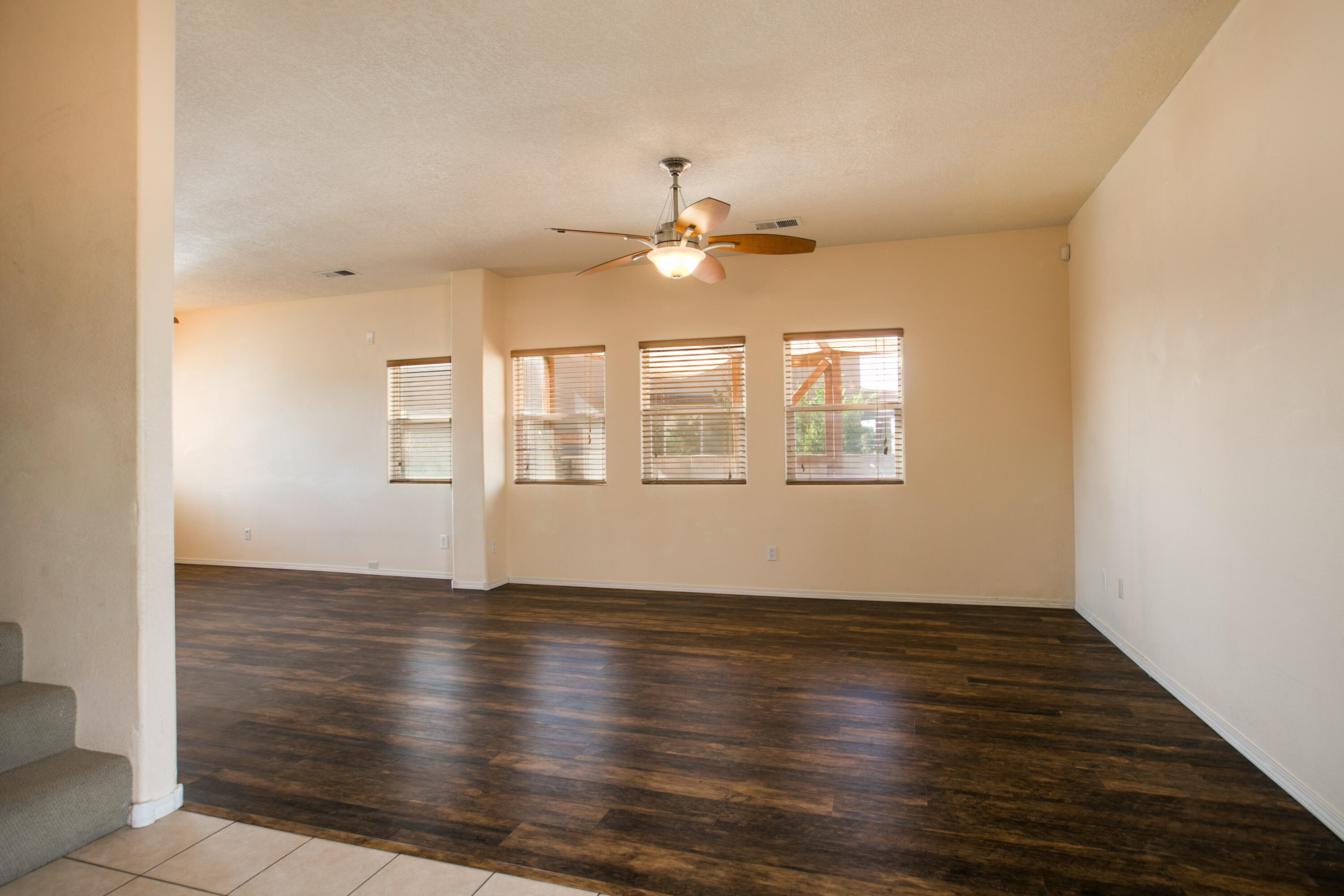 979 Dry Creek Court NE