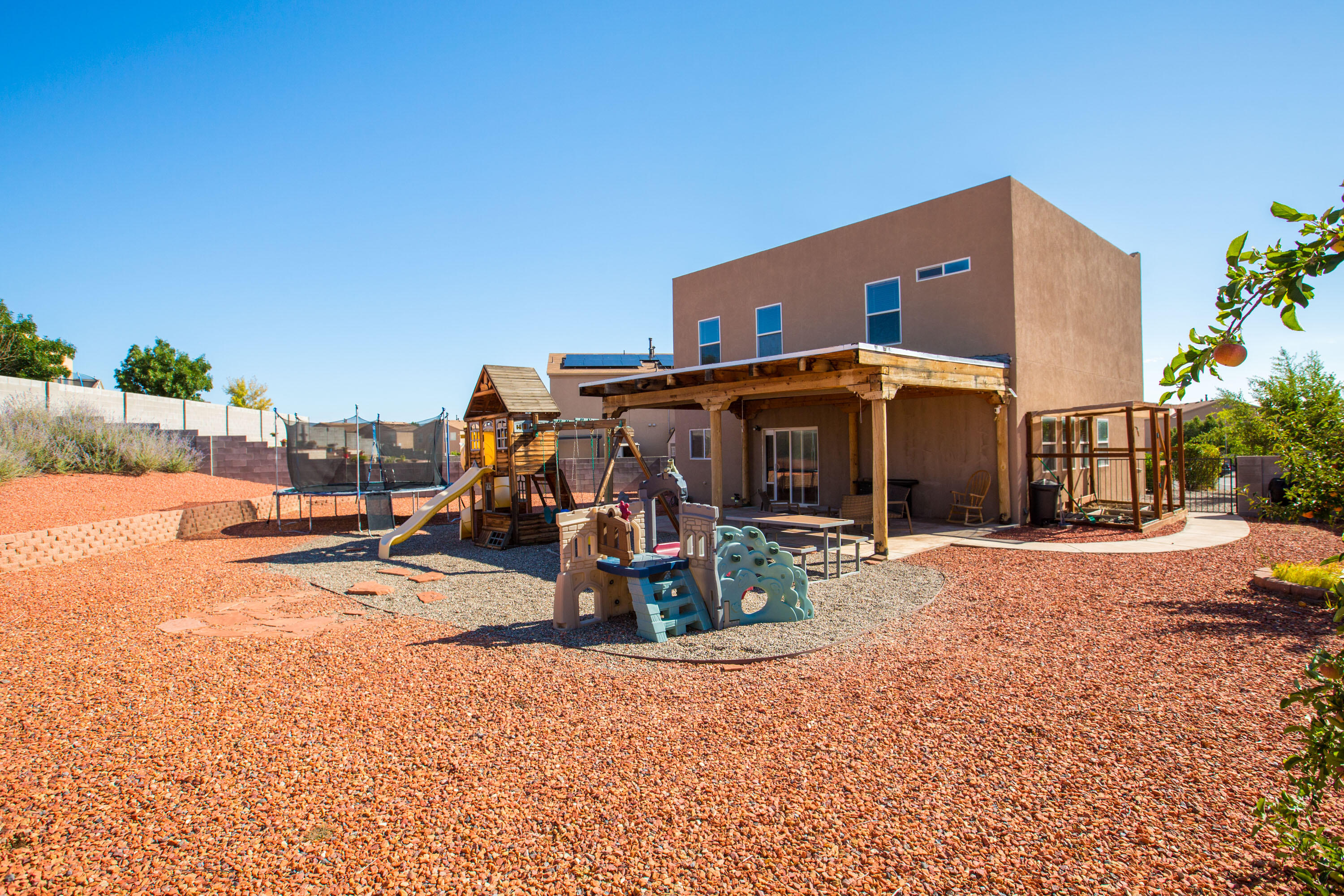 979 Dry Creek Court NE