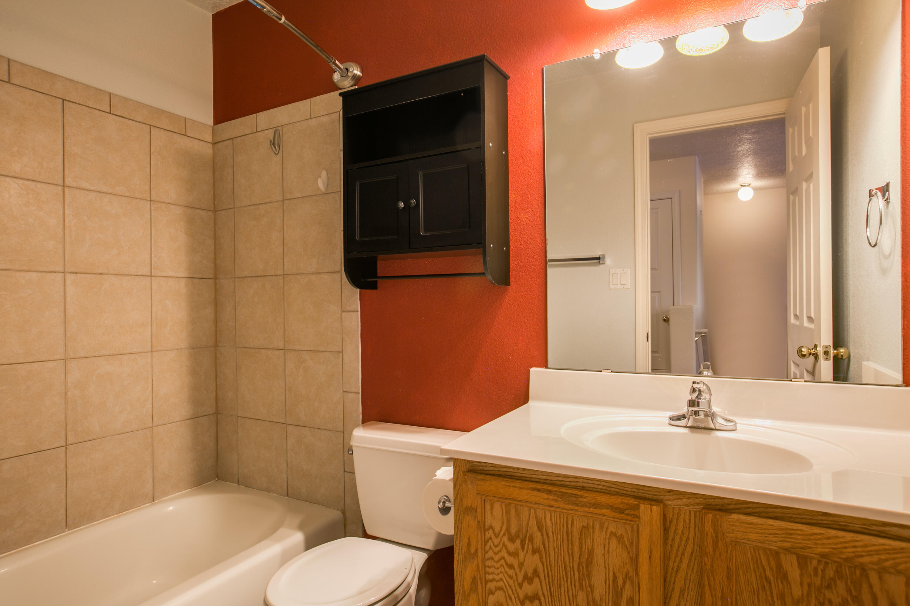 979 Dry Creek Court NE