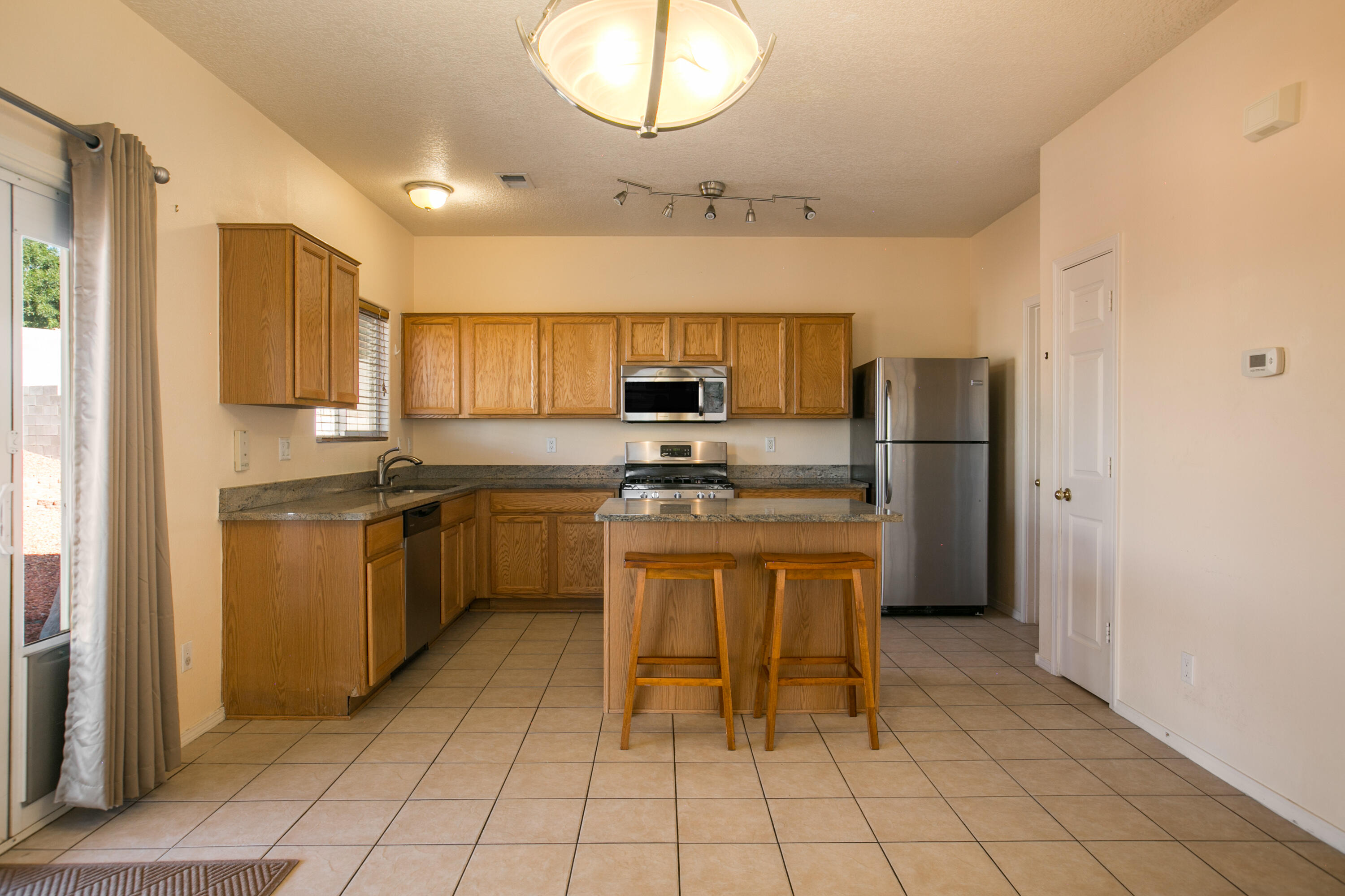 979 Dry Creek Court NE