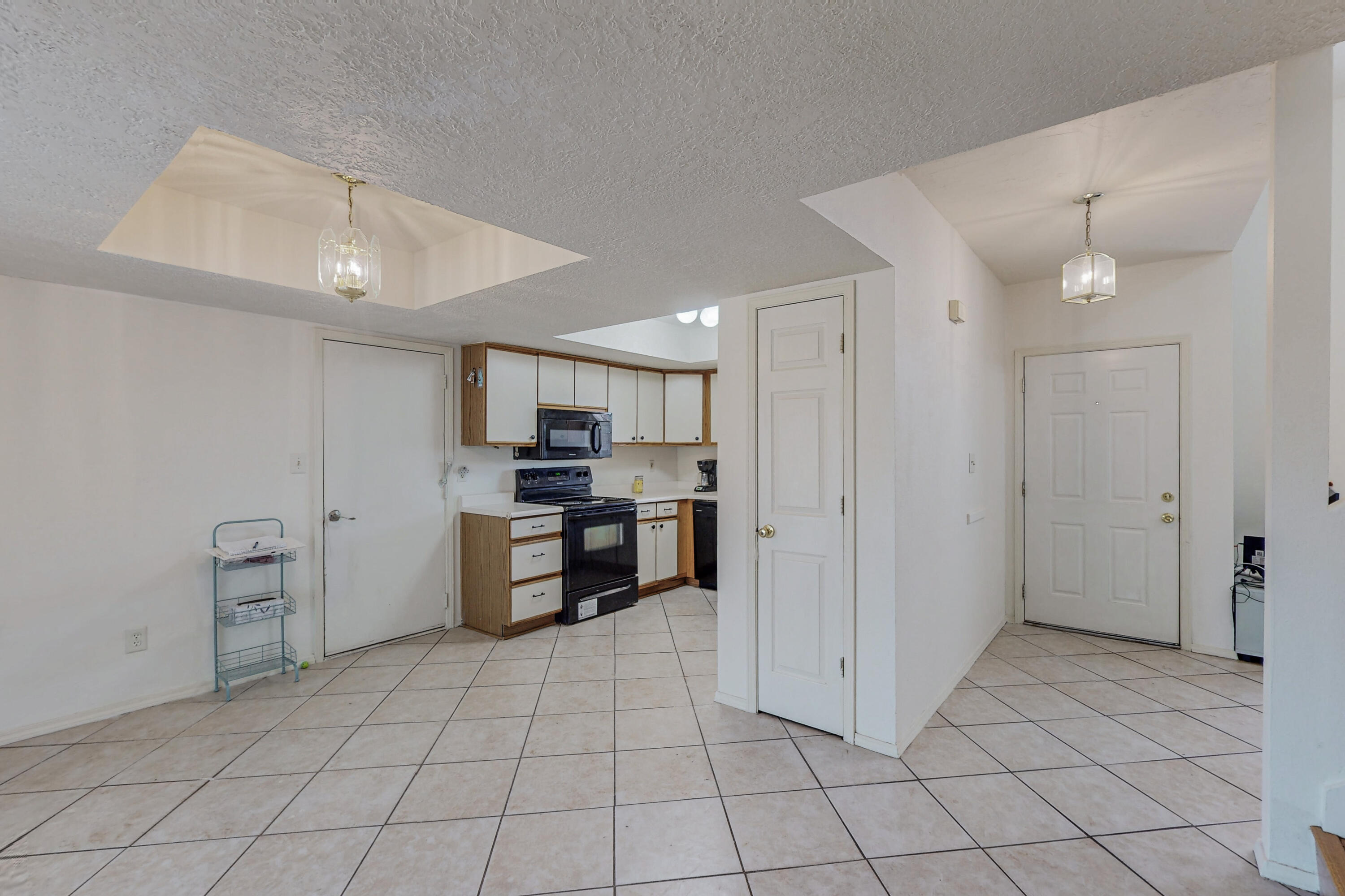 1980 Raspberry Drive NE