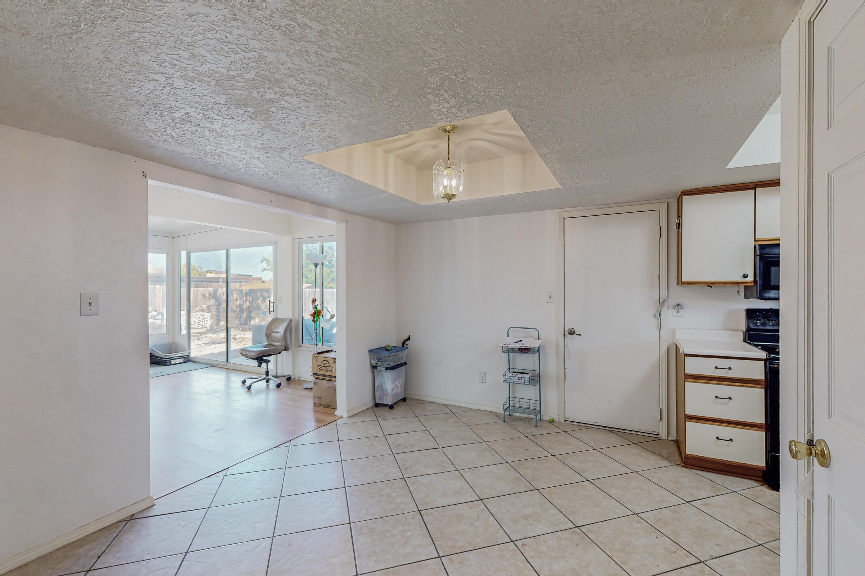 1980 Raspberry Drive NE