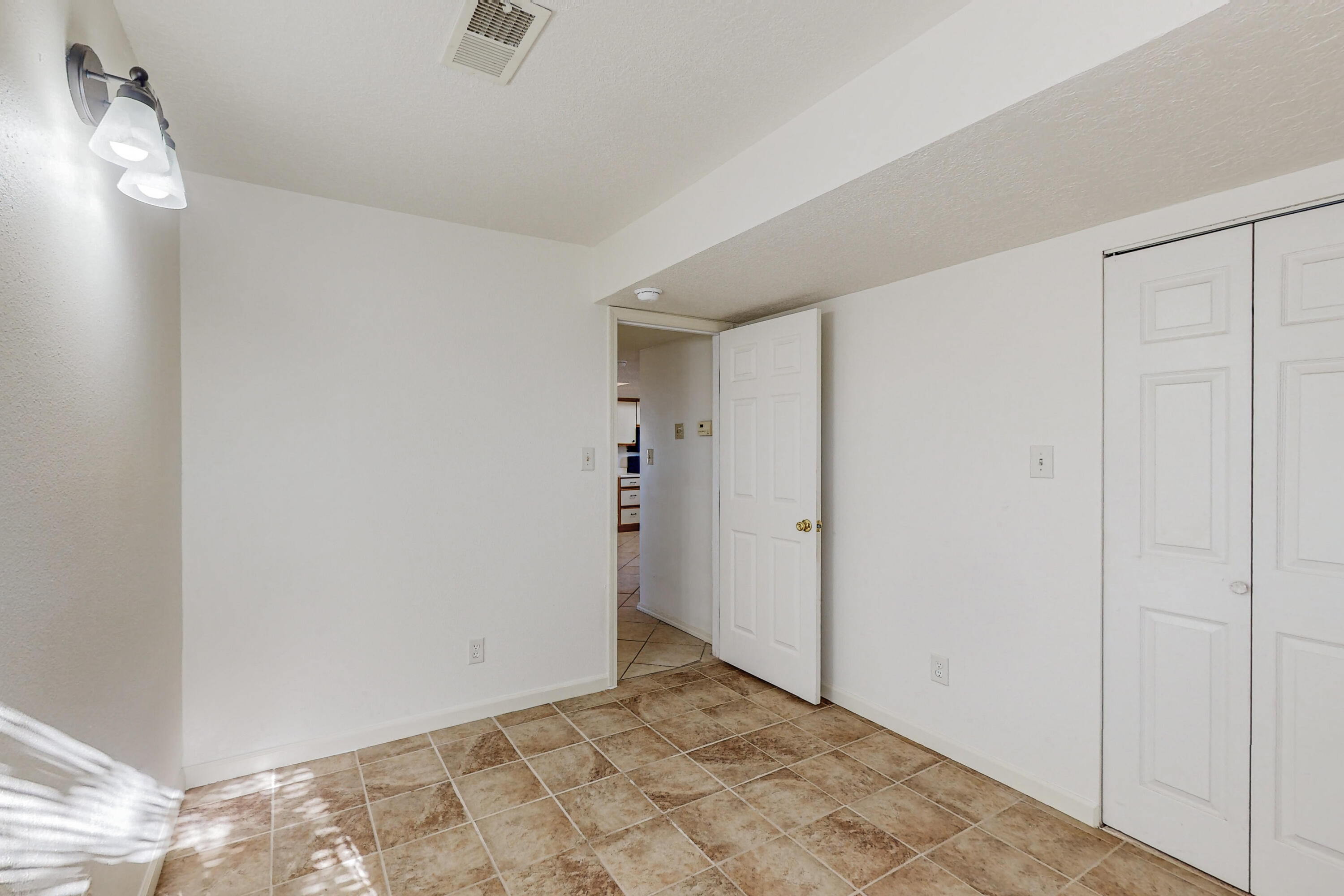 1980 Raspberry Drive NE