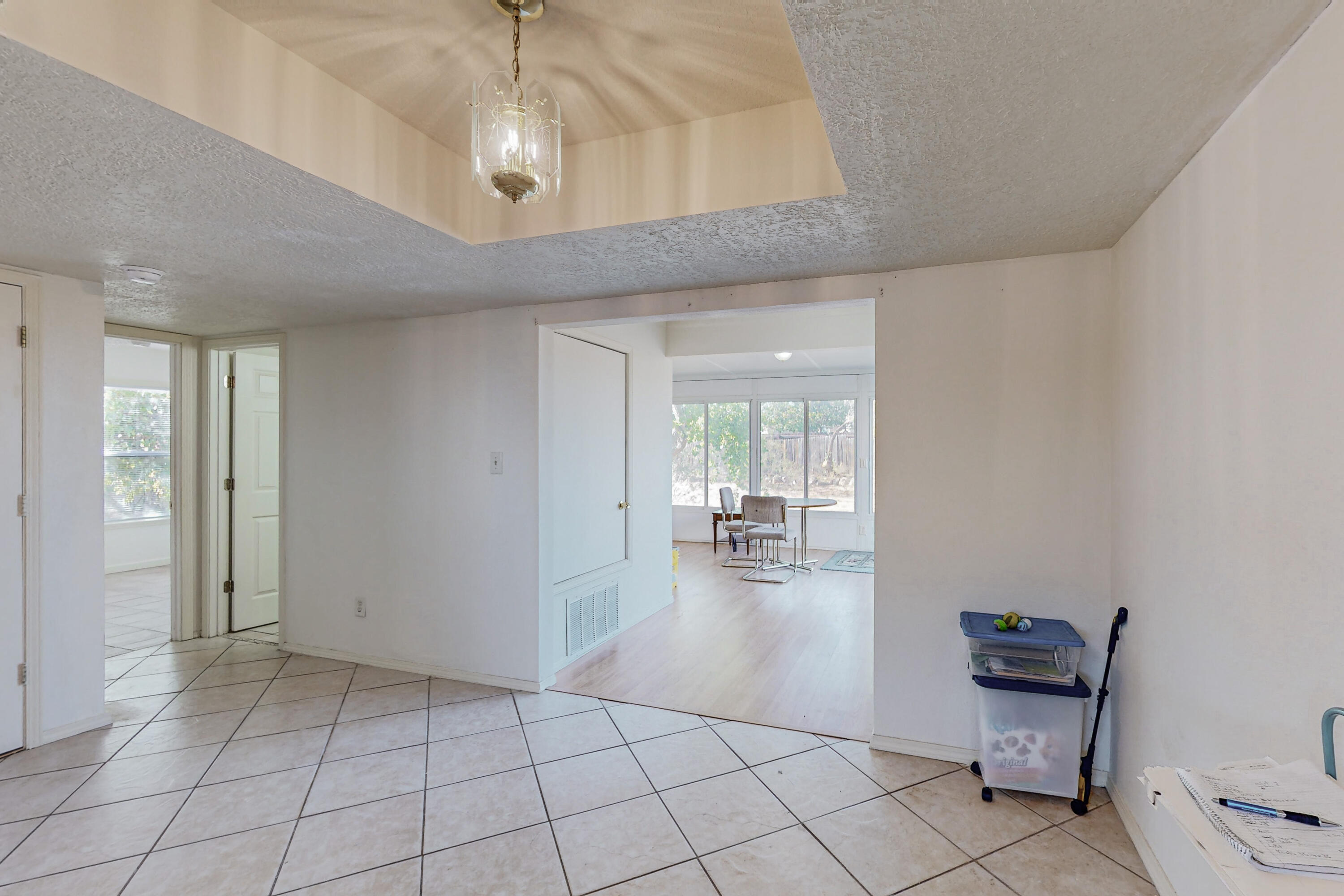 1980 Raspberry Drive NE