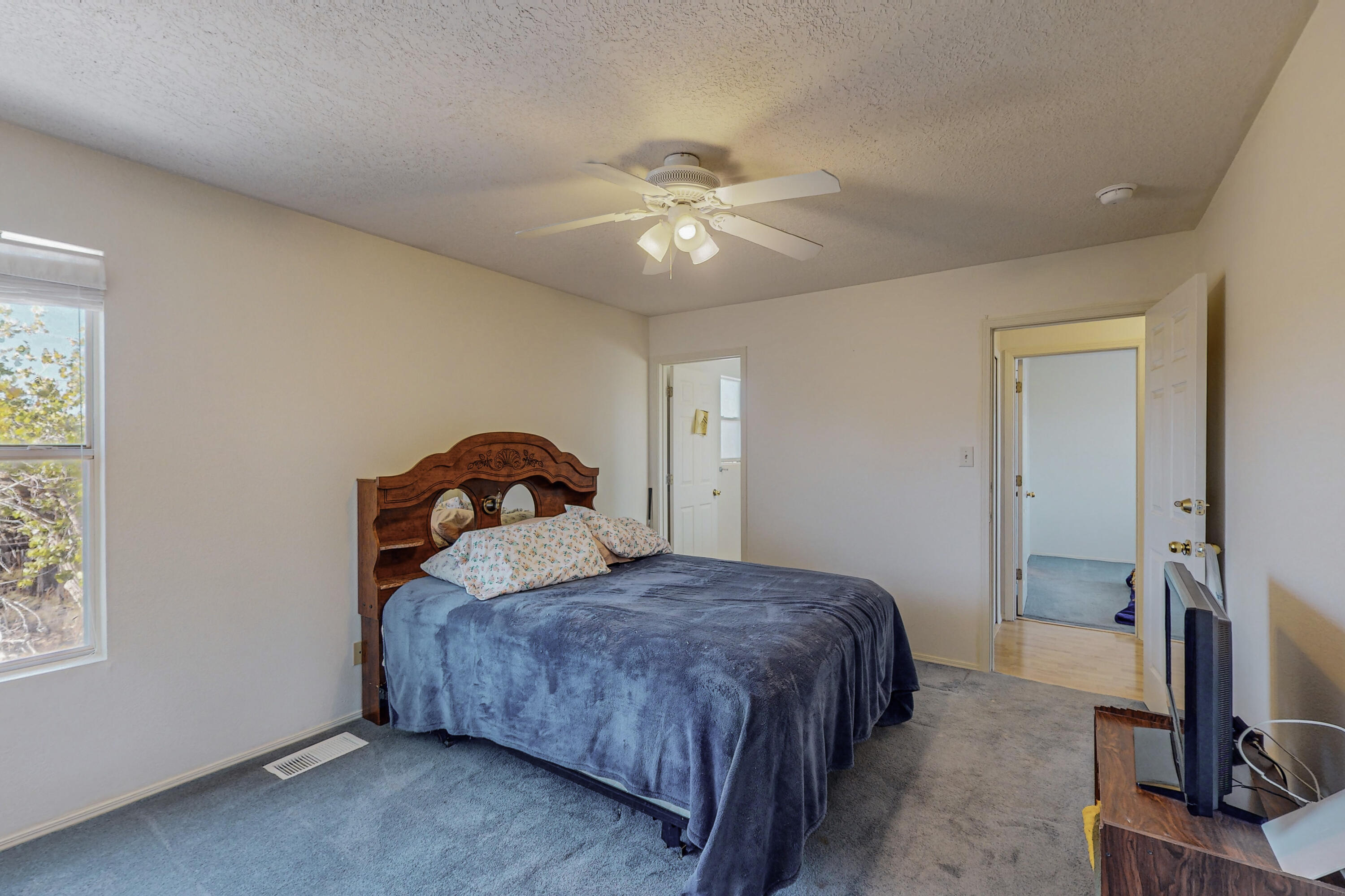 1980 Raspberry Drive NE