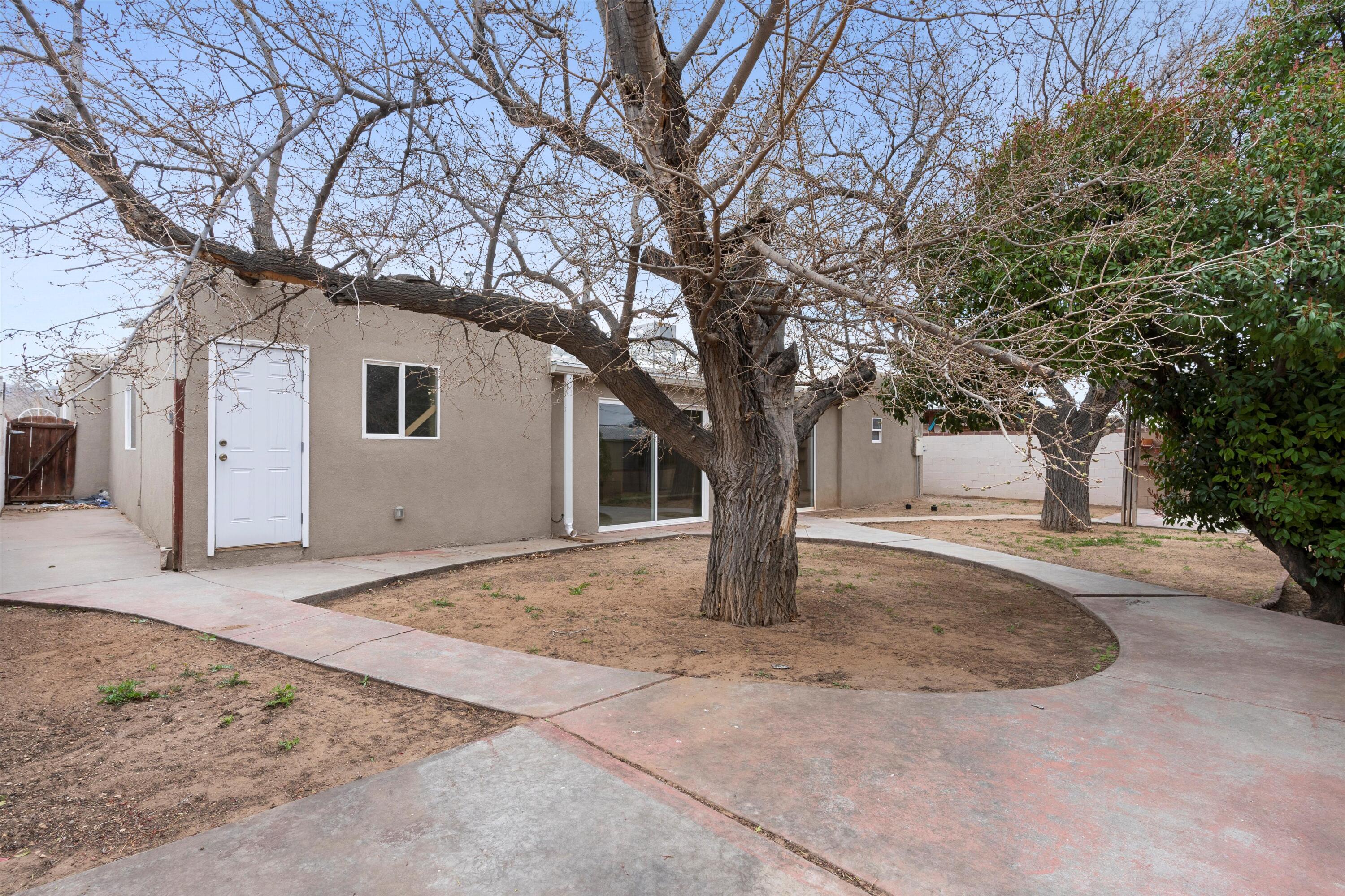 2523 Cardenas Drive NE