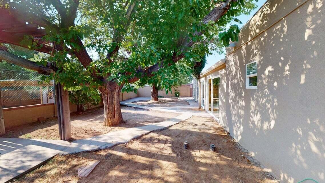 2523 Cardenas Drive NE