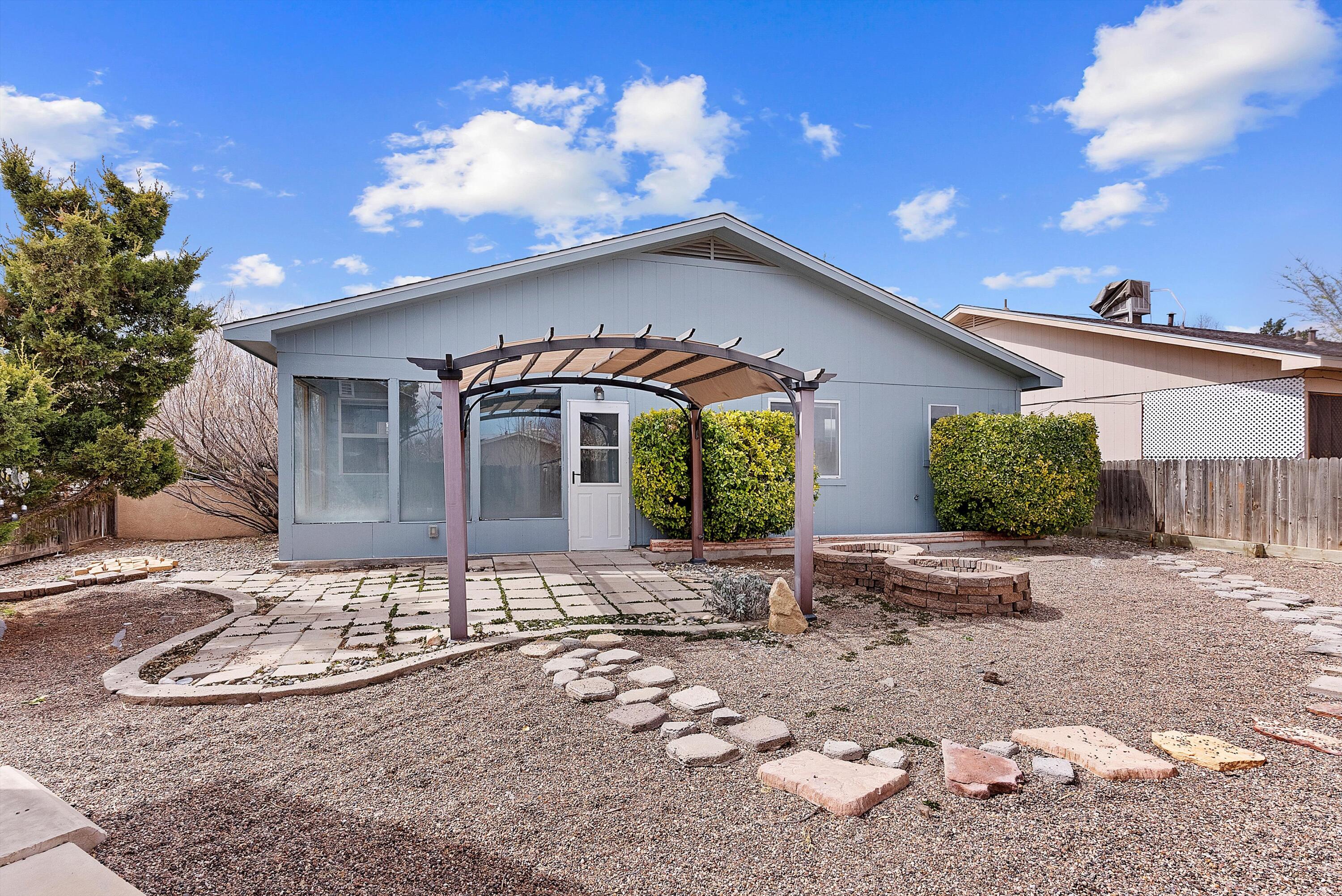 3004 Taos Meadows Drive NE