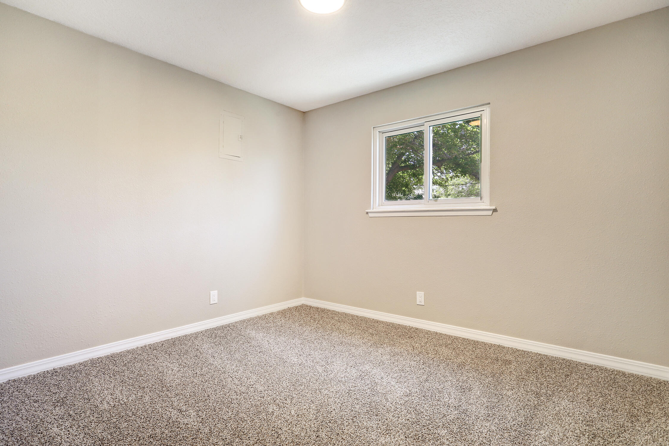 1108 Landman Drive NE
