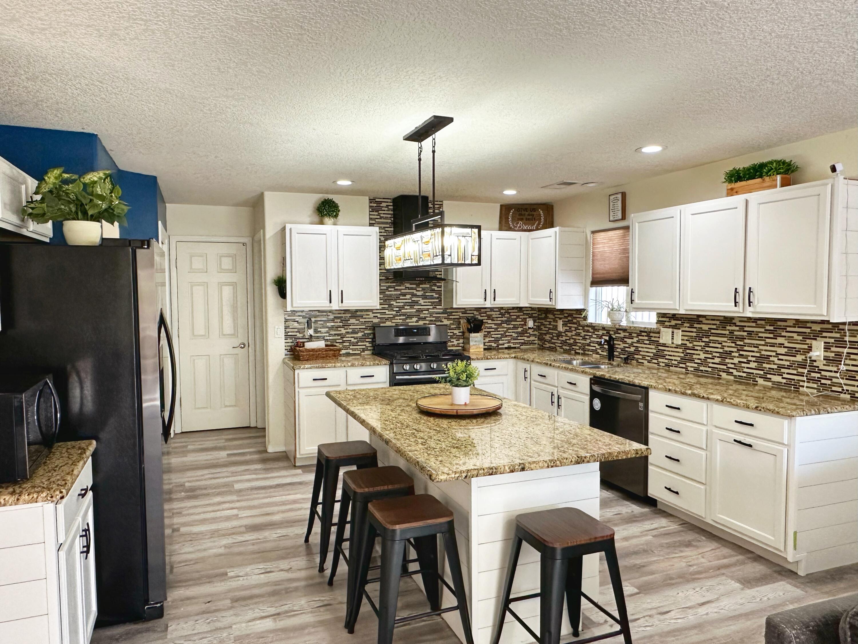 6604 Ventana Hills Road NW