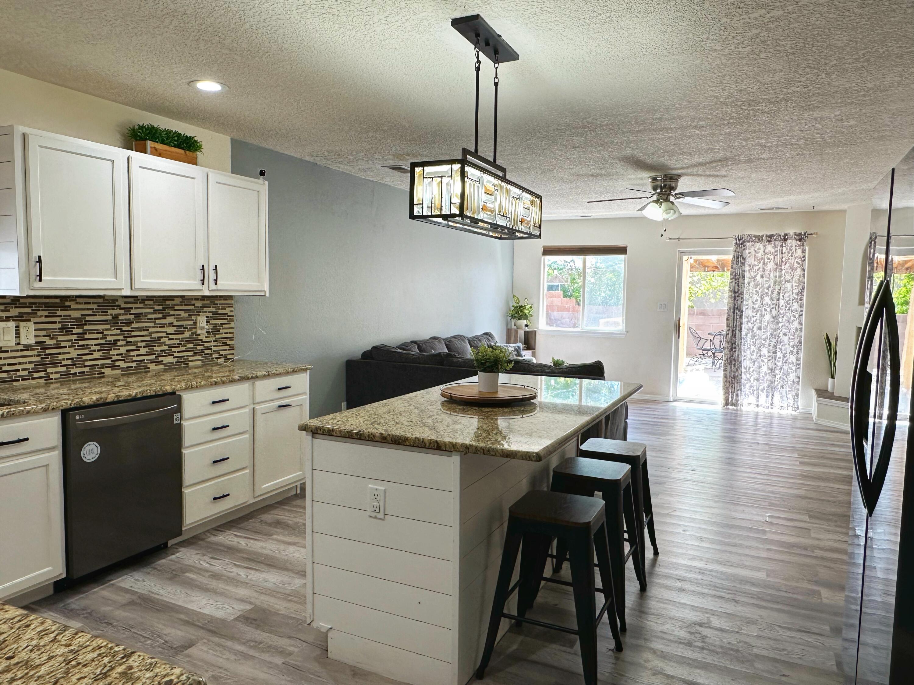 6604 Ventana Hills Road NW