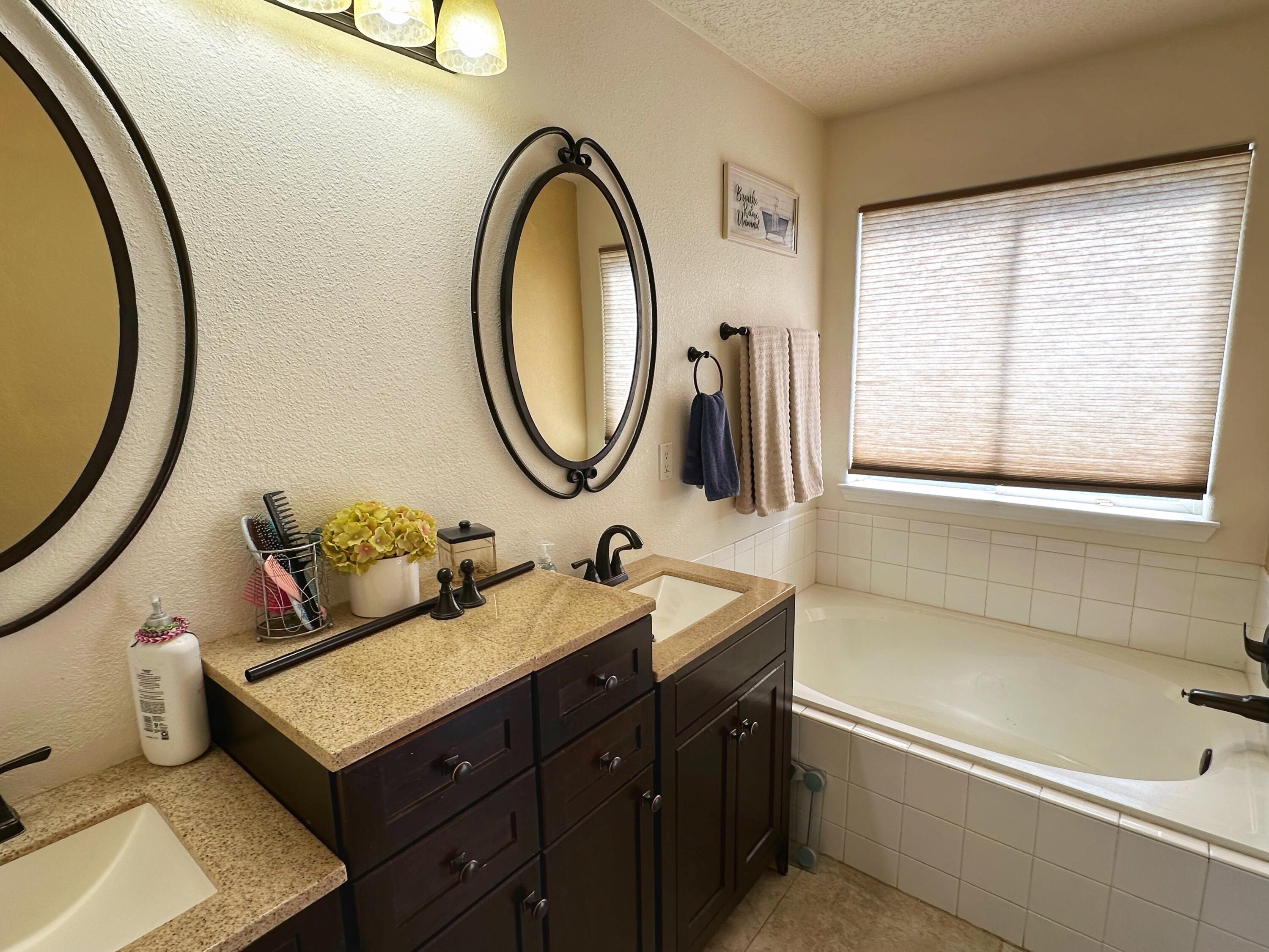 6604 Ventana Hills Road NW