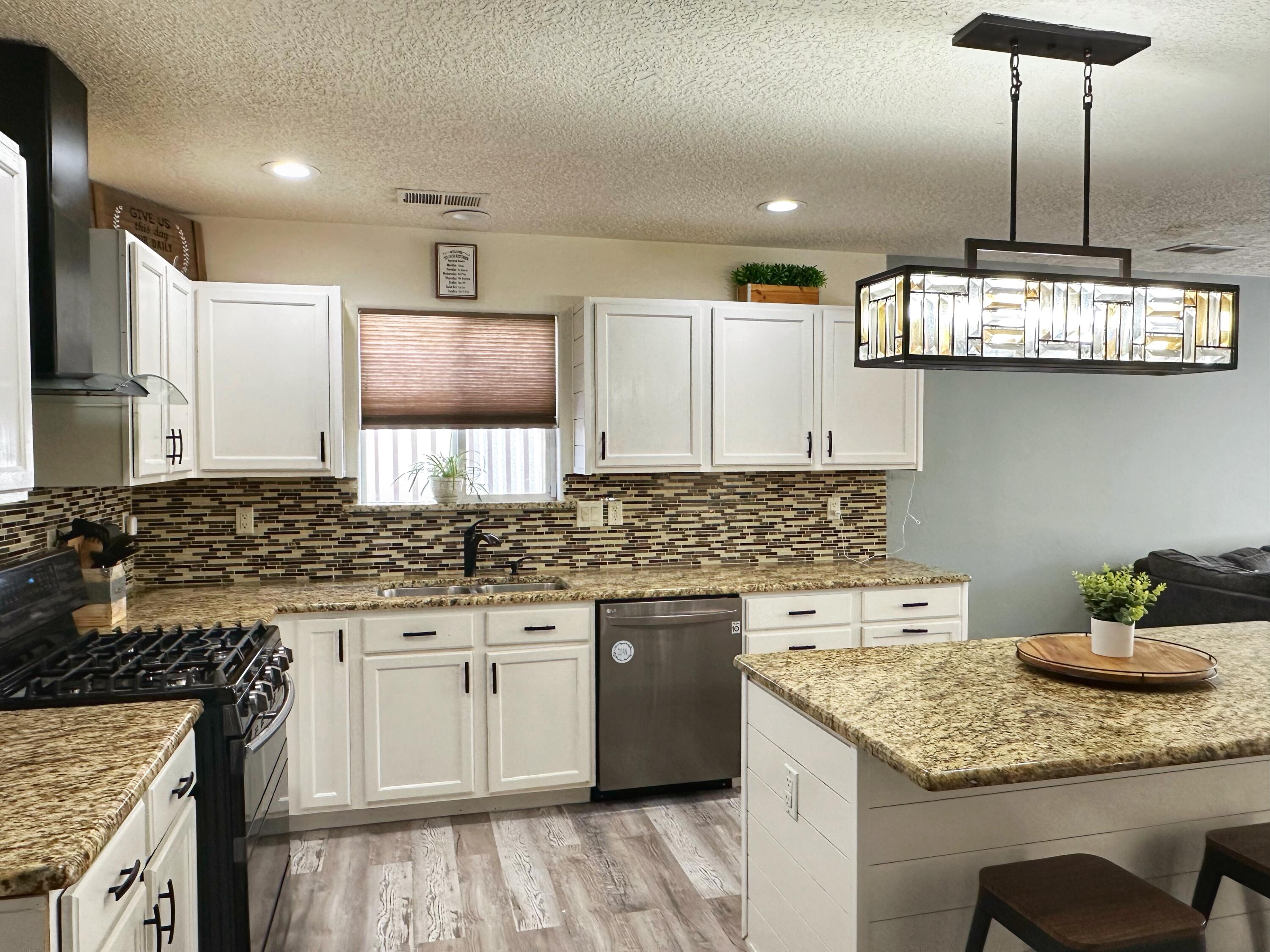 6604 Ventana Hills Road NW