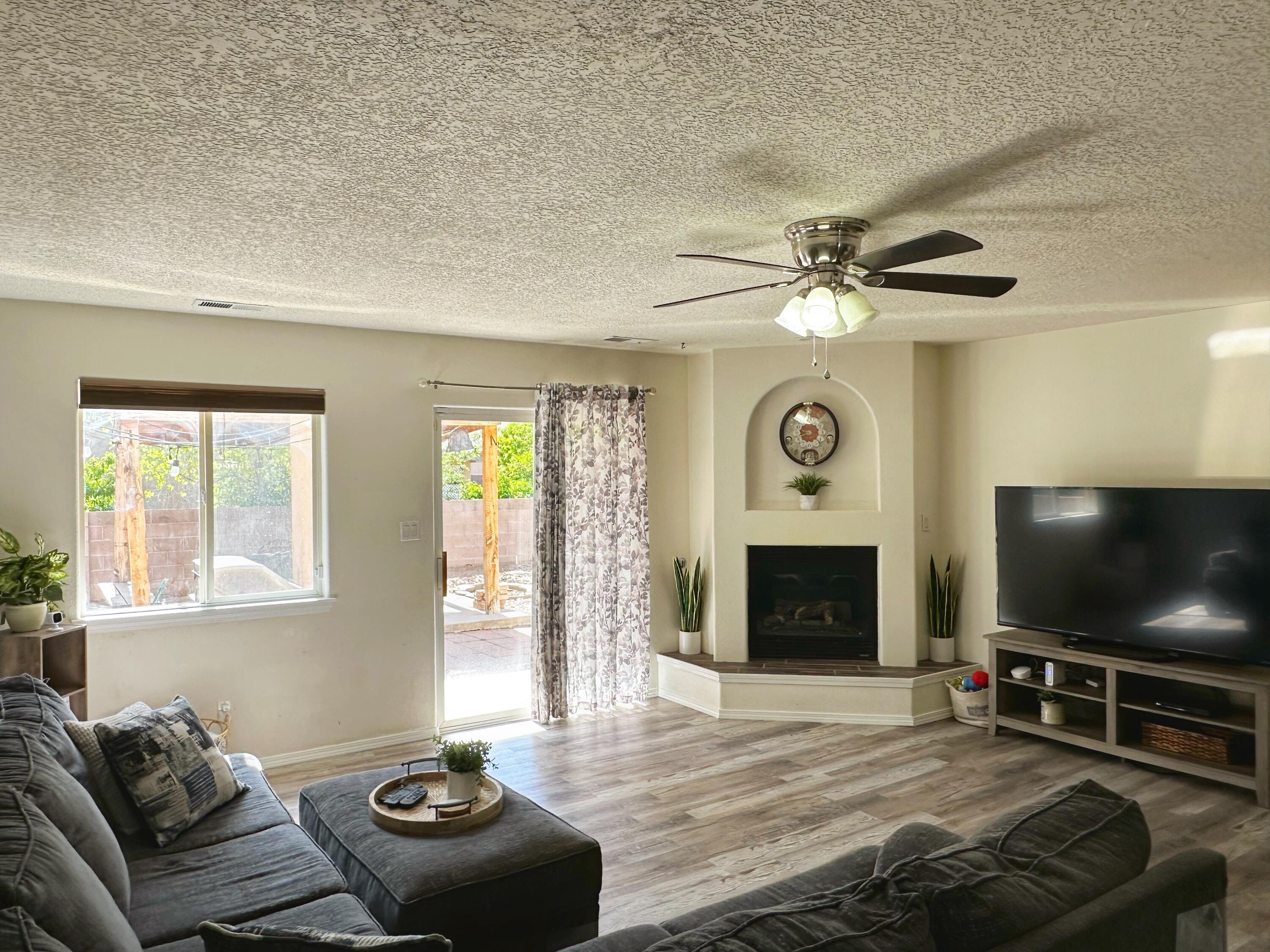 6604 Ventana Hills Road NW