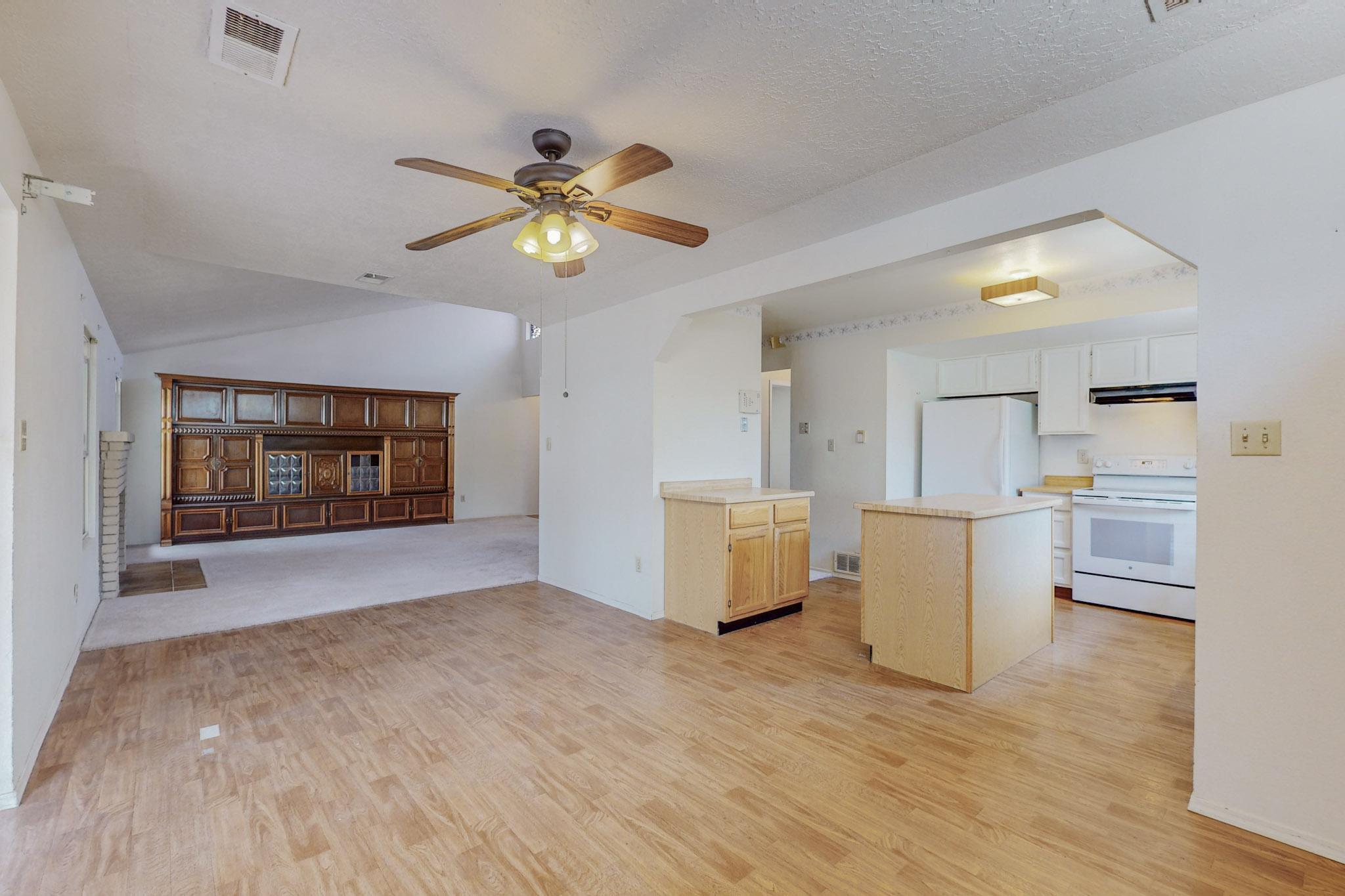 451 Stallion Road SE