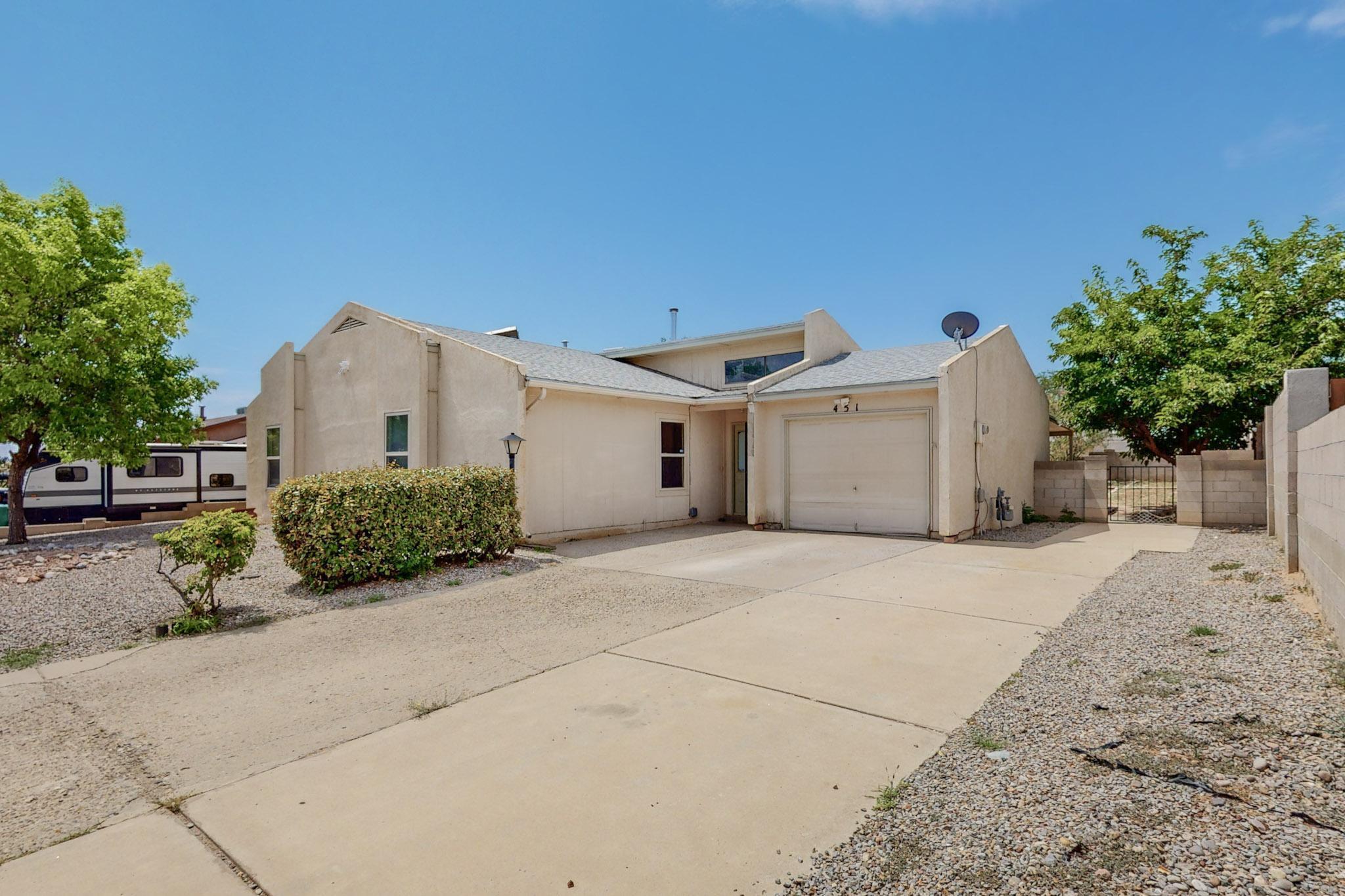 451 Stallion Road SE