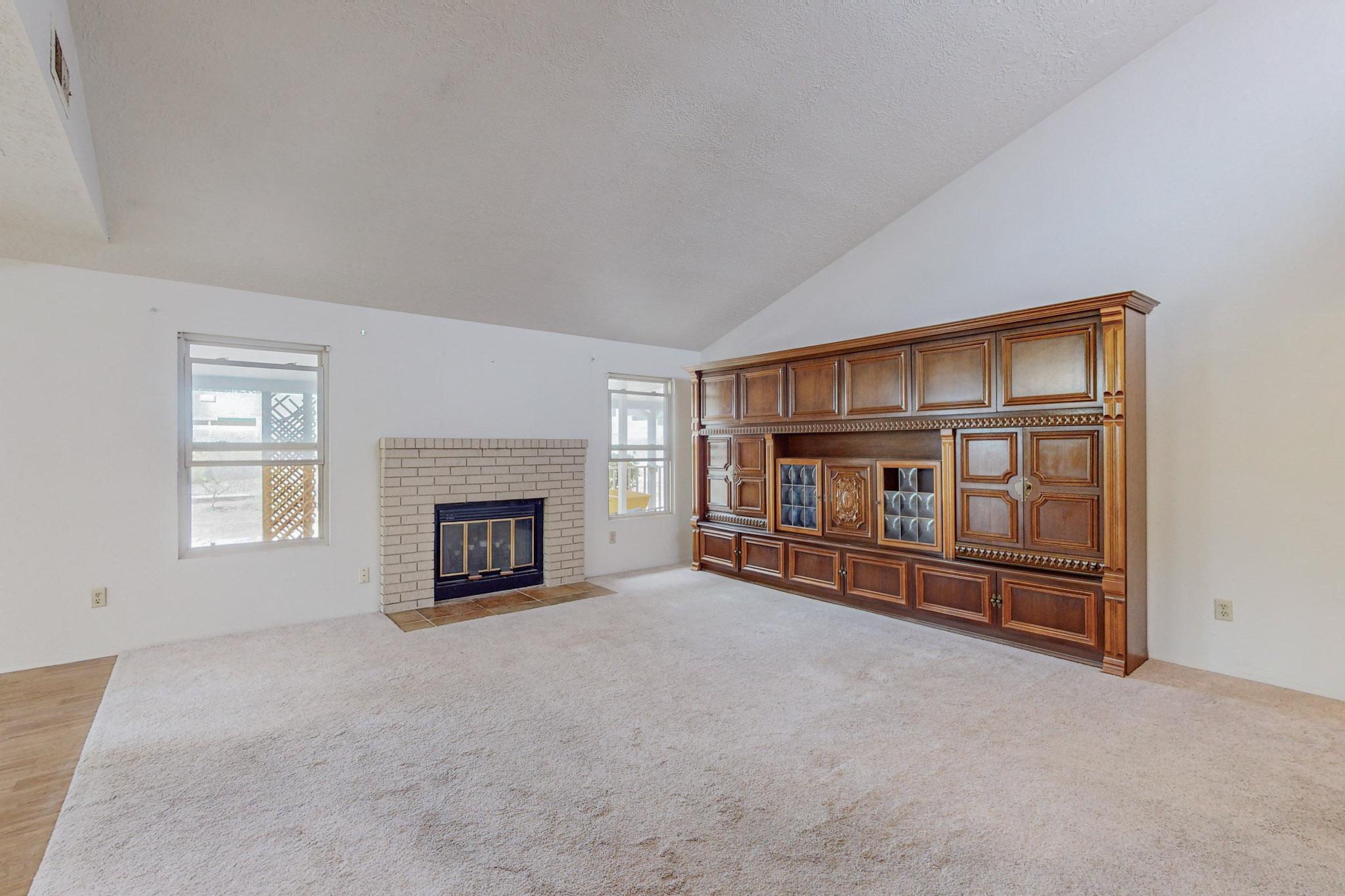 451 Stallion Road SE