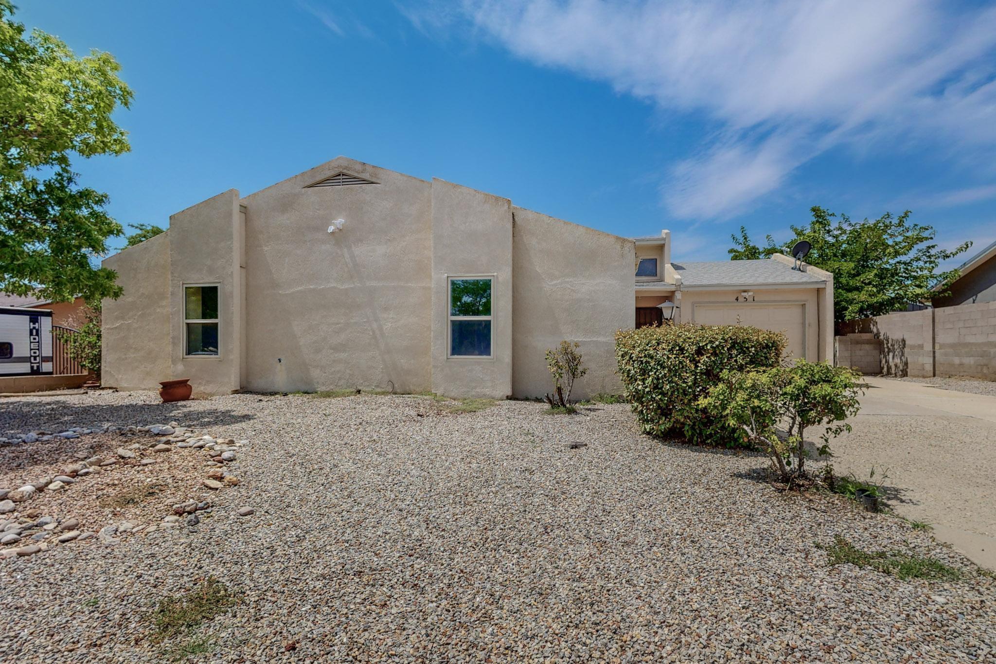 451 Stallion Road SE