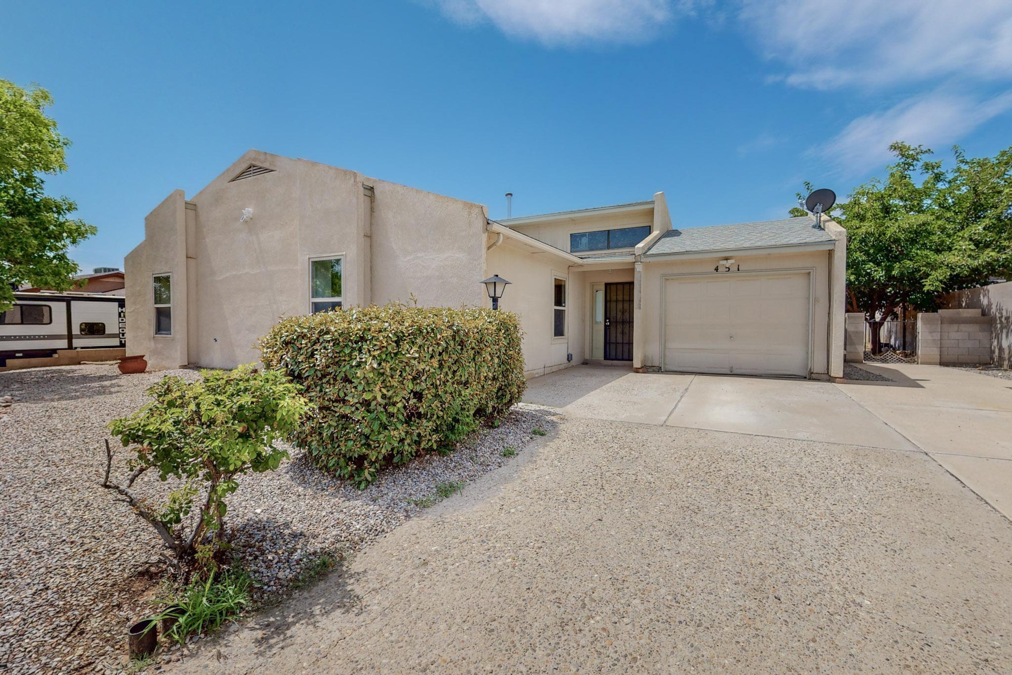 451 Stallion Road SE