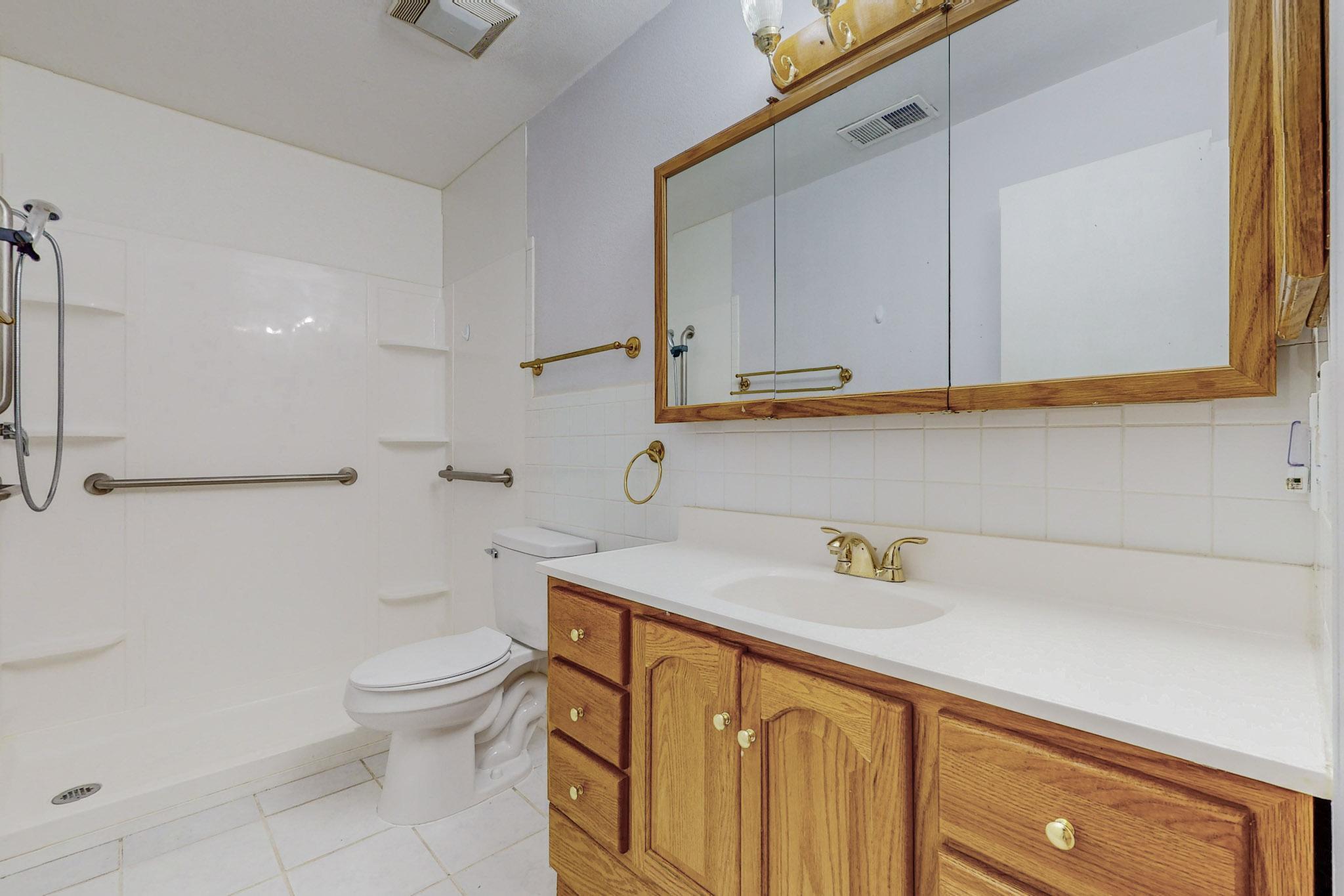451 Stallion Road SE