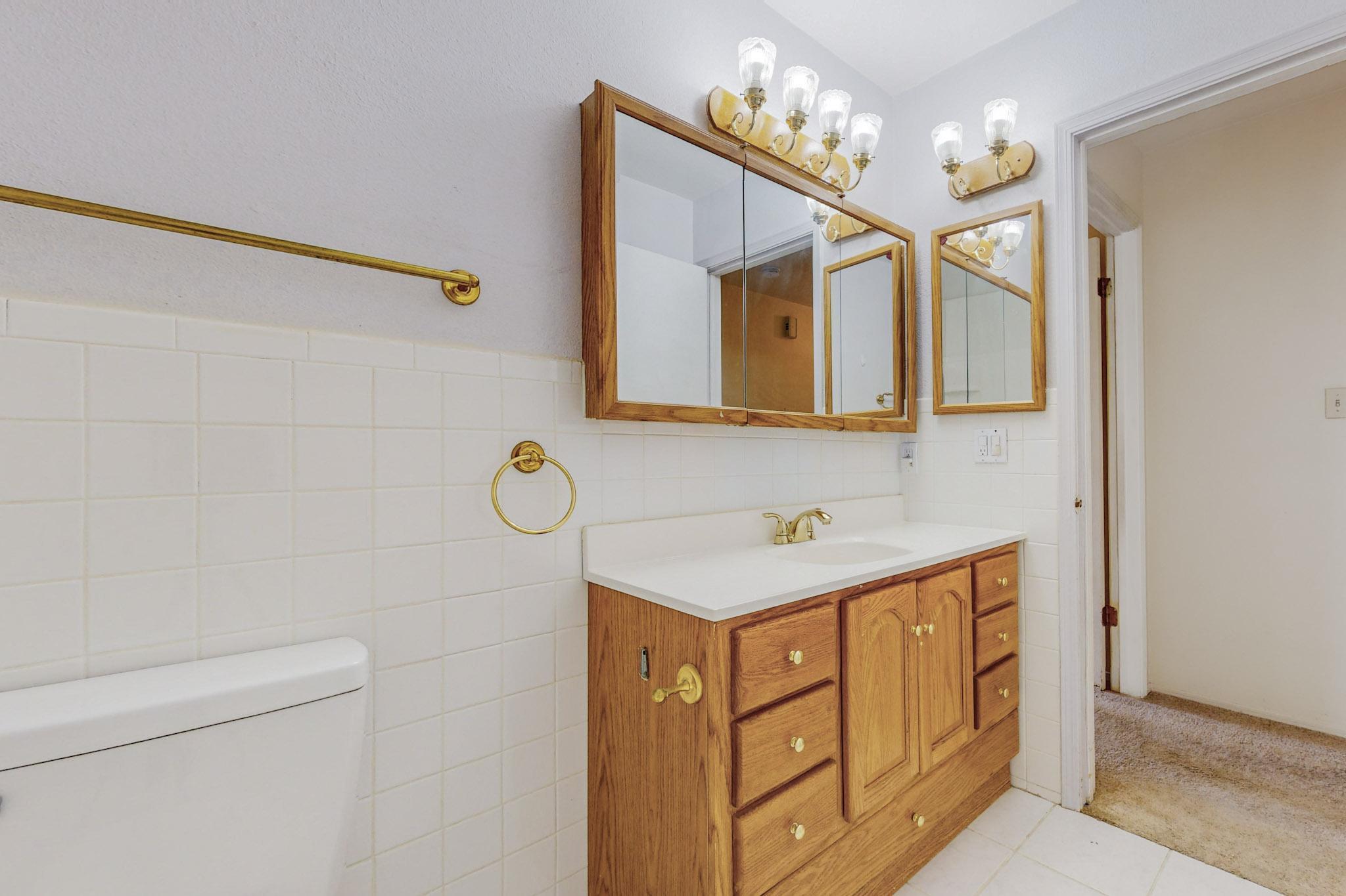 451 Stallion Road SE