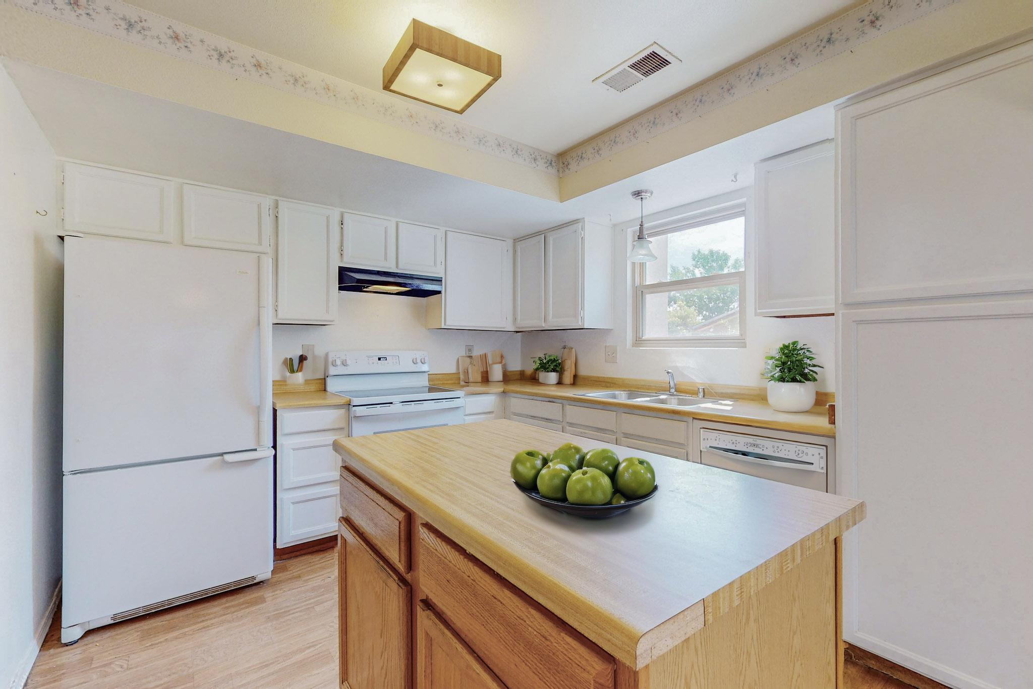 451 Stallion Road SE