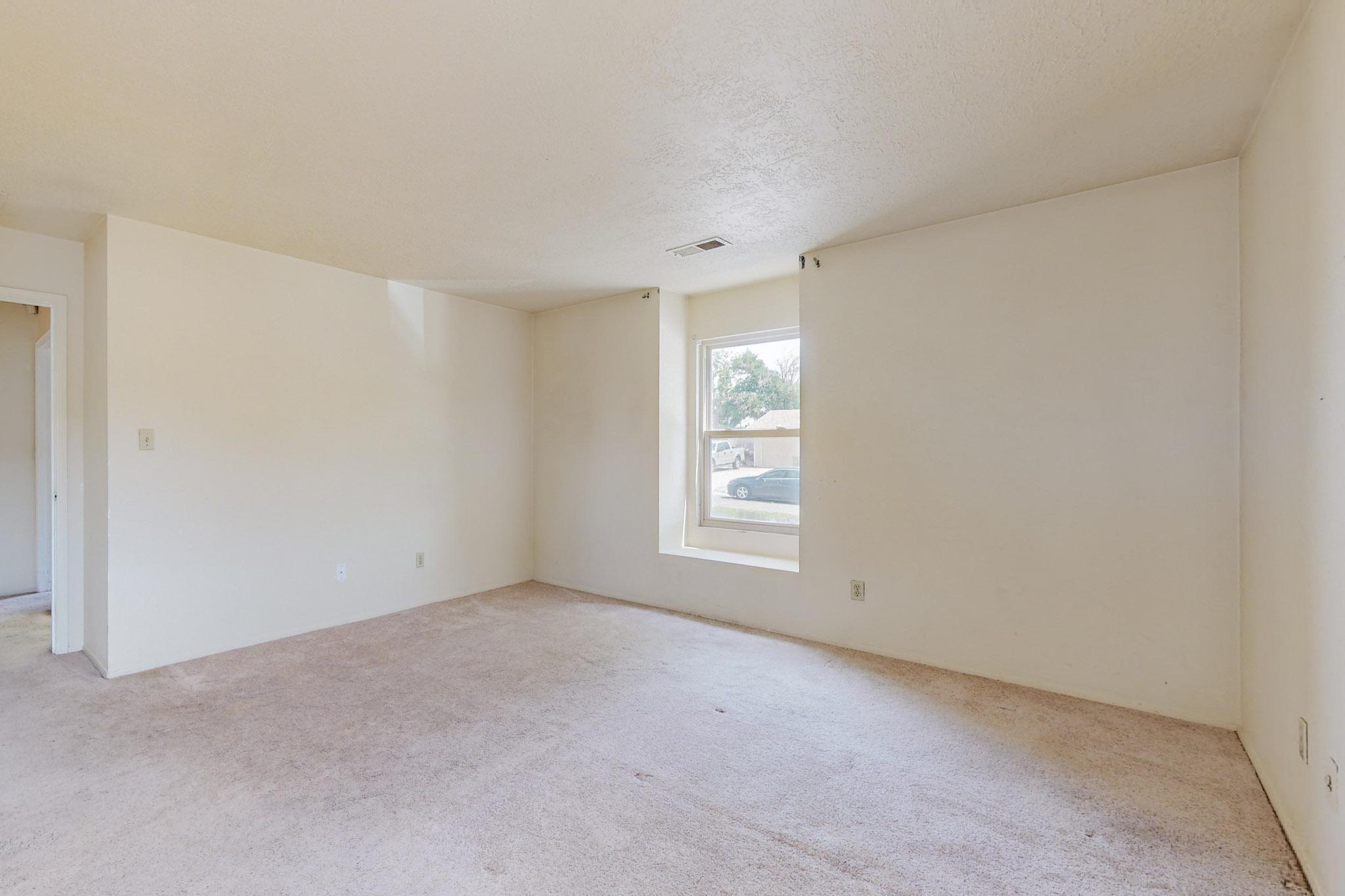 451 Stallion Road SE